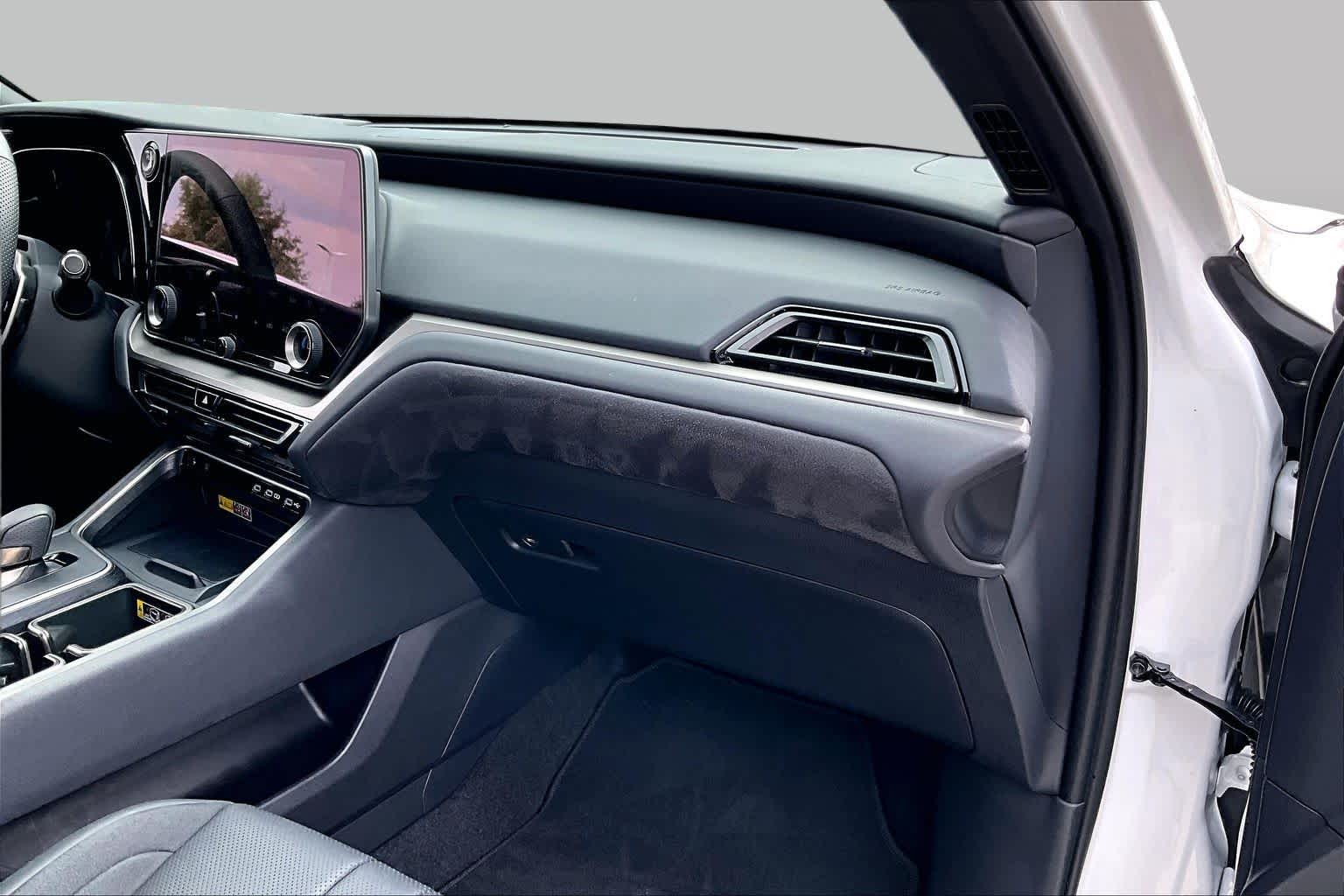 2026 Lexus TX 500h photo 17 of 35