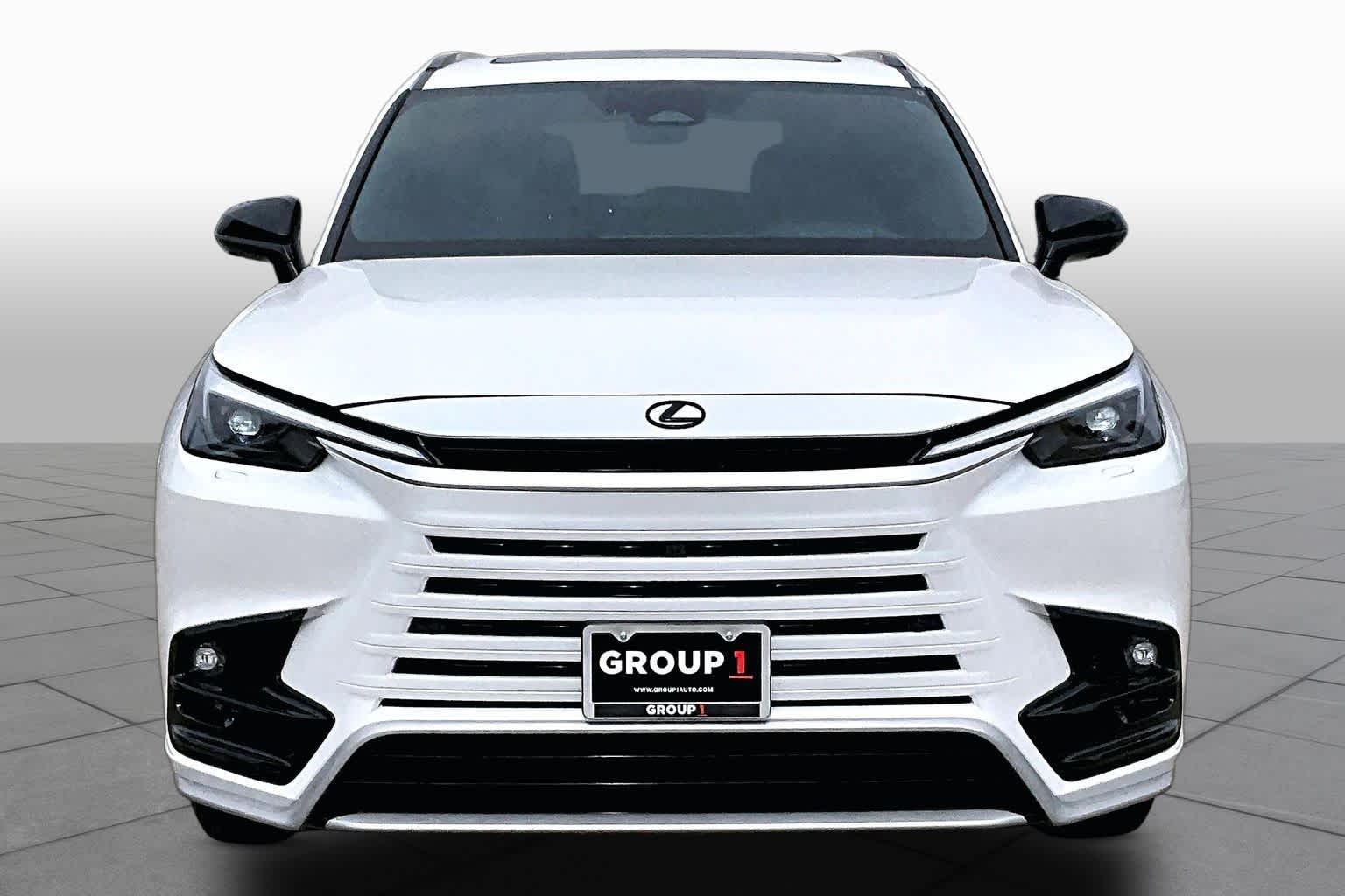 2026 Lexus TX 500h photo 4 of 35