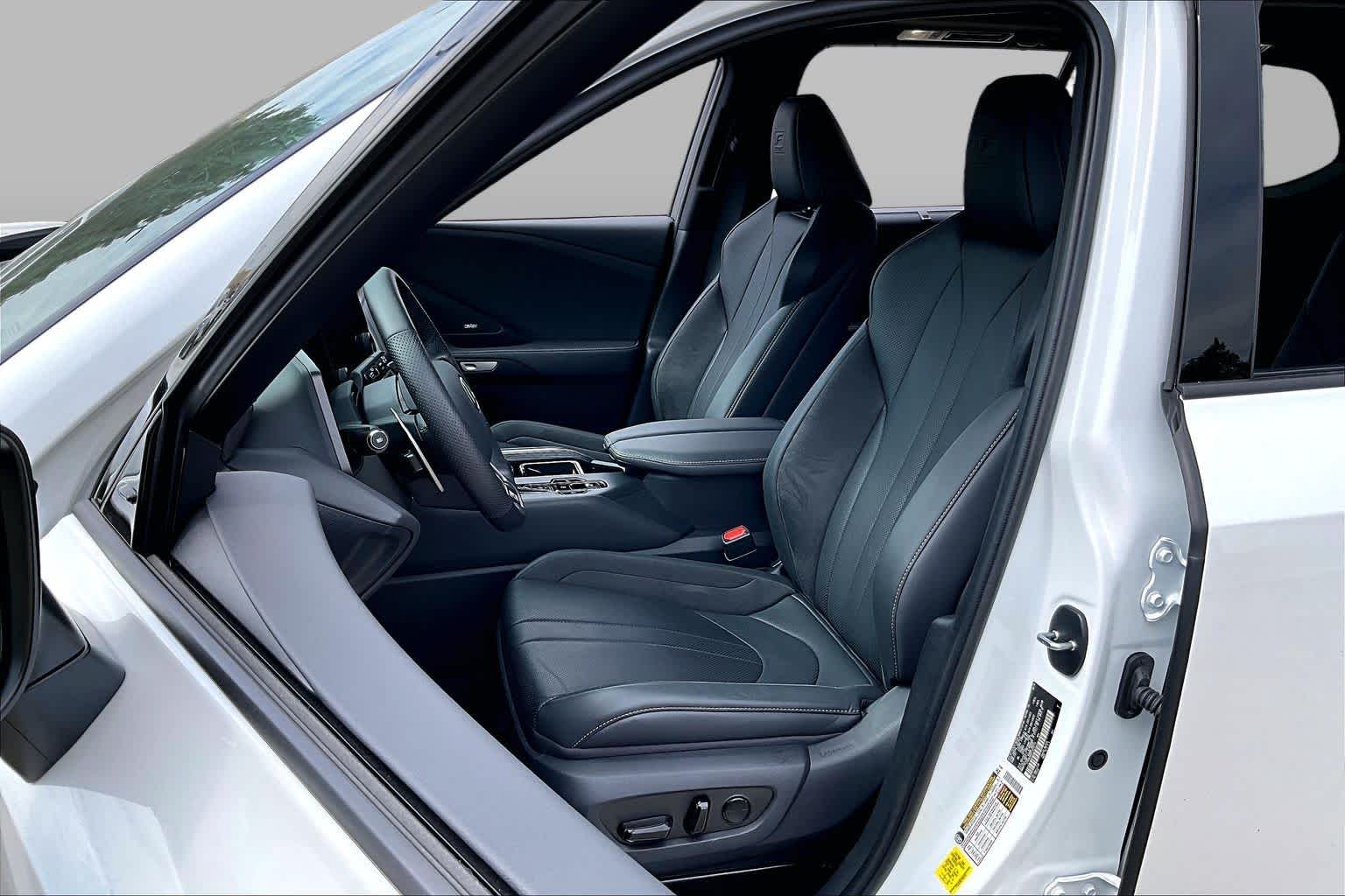2026 Lexus TX 500h photo 7 of 35