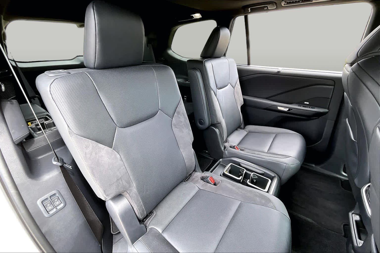2026 Lexus TX 500h photo 18 of 35