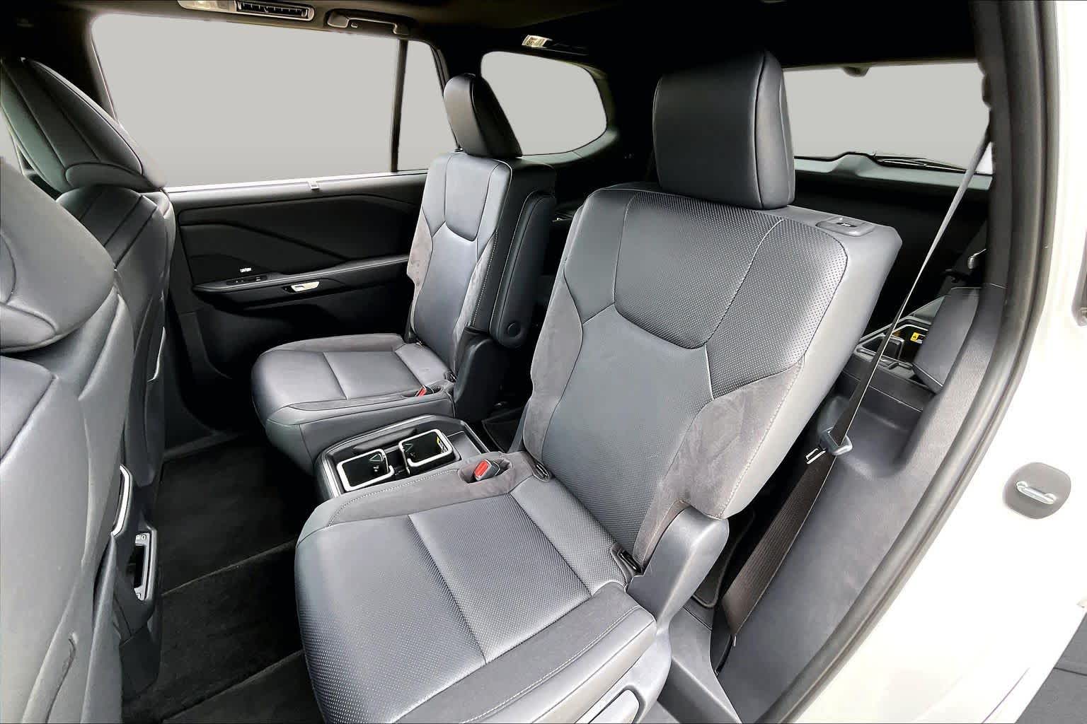 2026 Lexus TX 500h photo 19 of 35