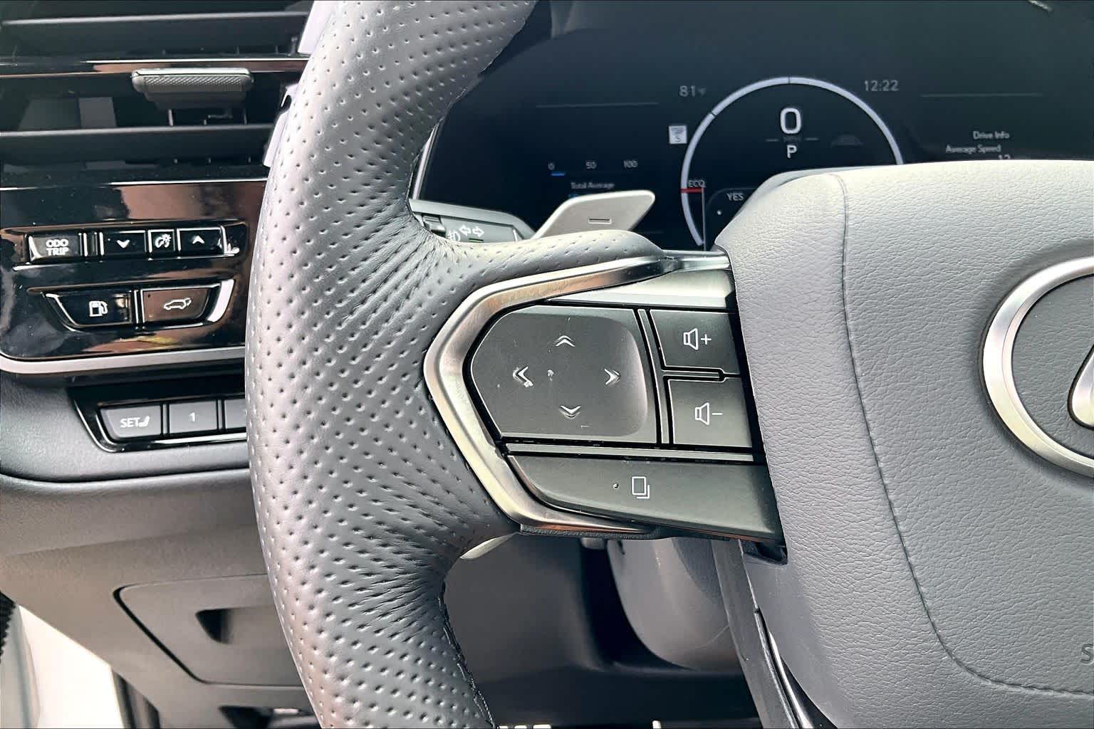2026 Lexus TX 500h photo 22 of 35