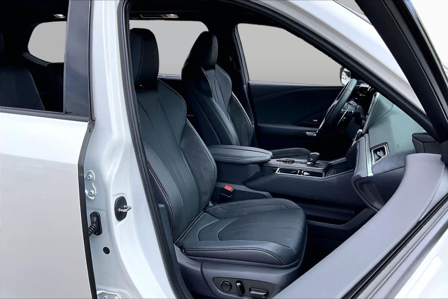 2026 Lexus TX 500h photo 8 of 35