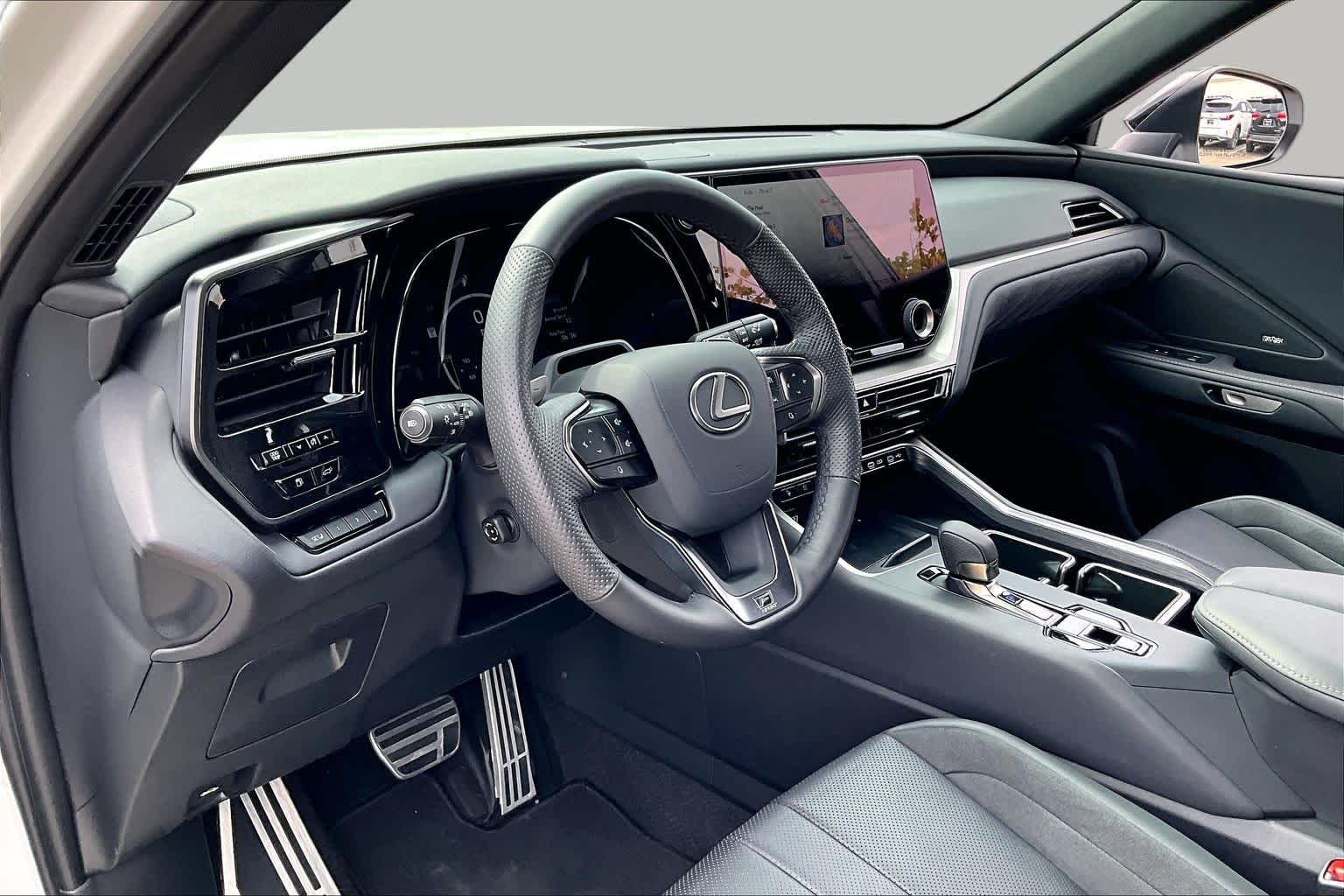 2026 Lexus TX 500h photo 16 of 35