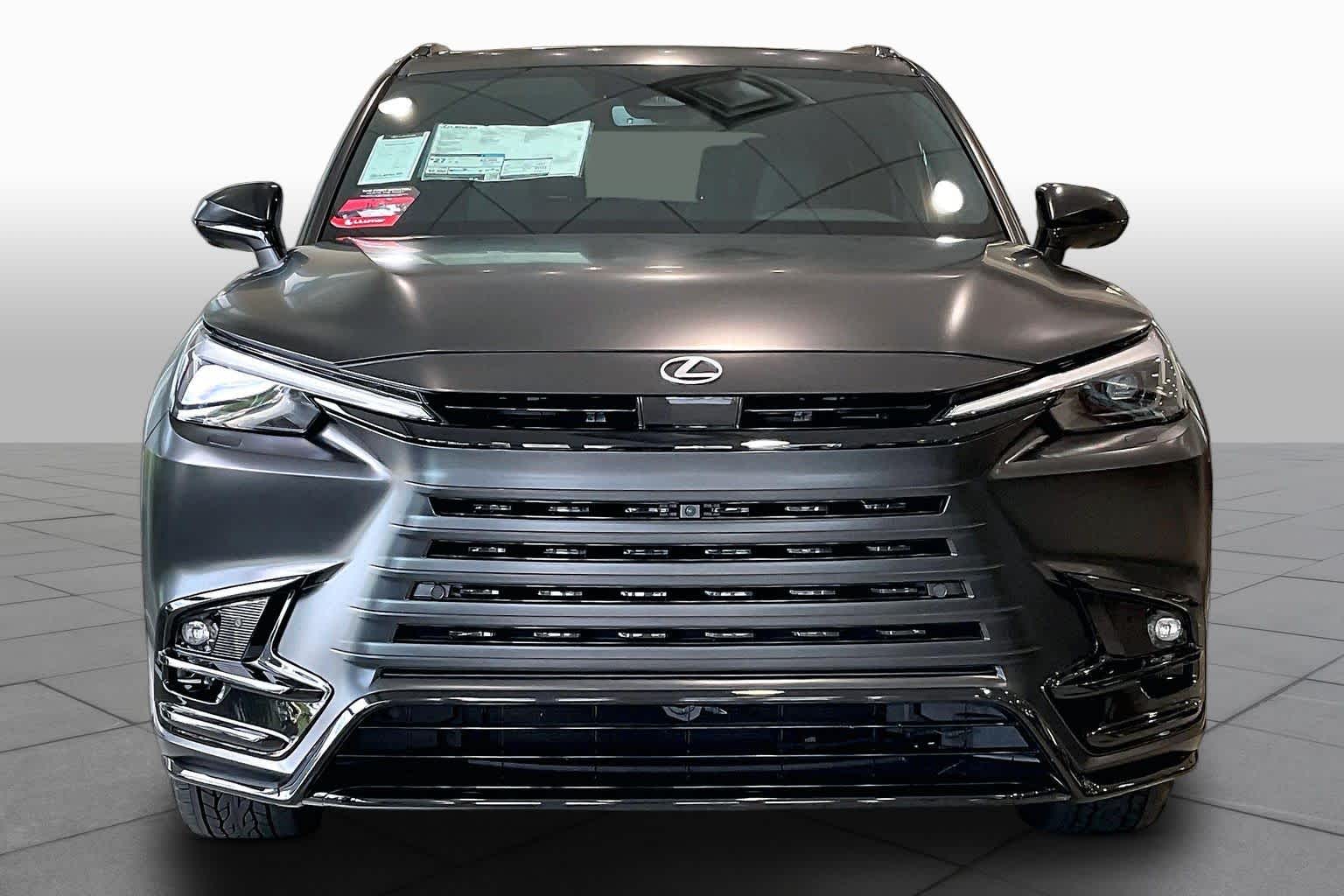 2026 Lexus TX photo 2 of 21