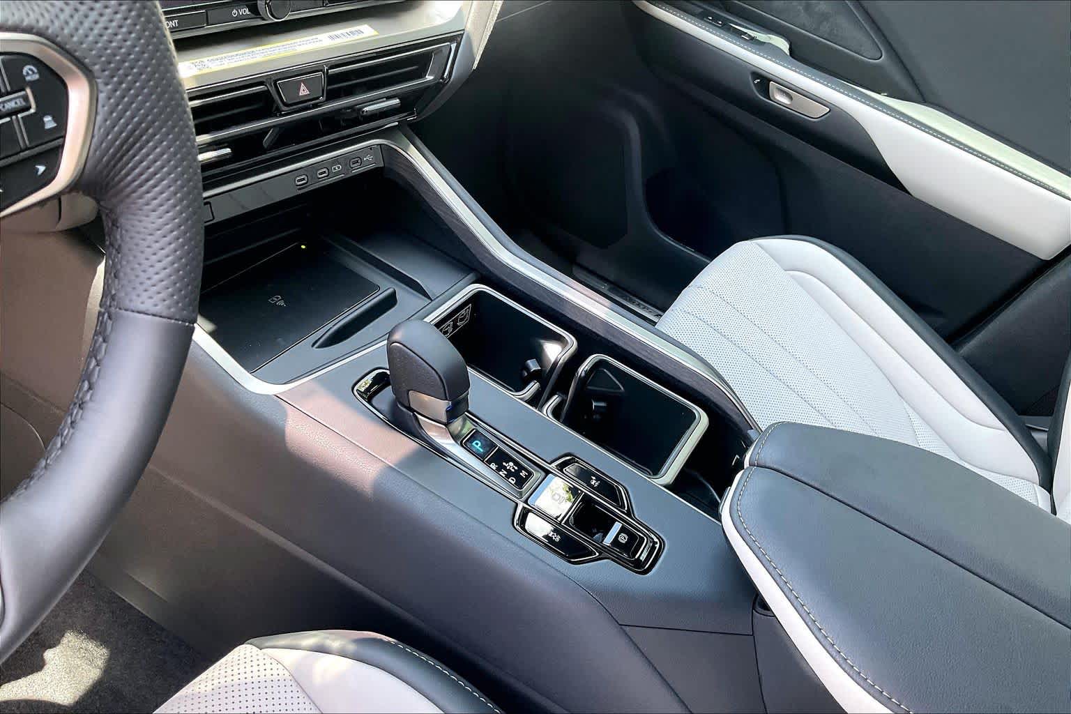 2026 Lexus TX 500h F SPORT Performance Premium - 10