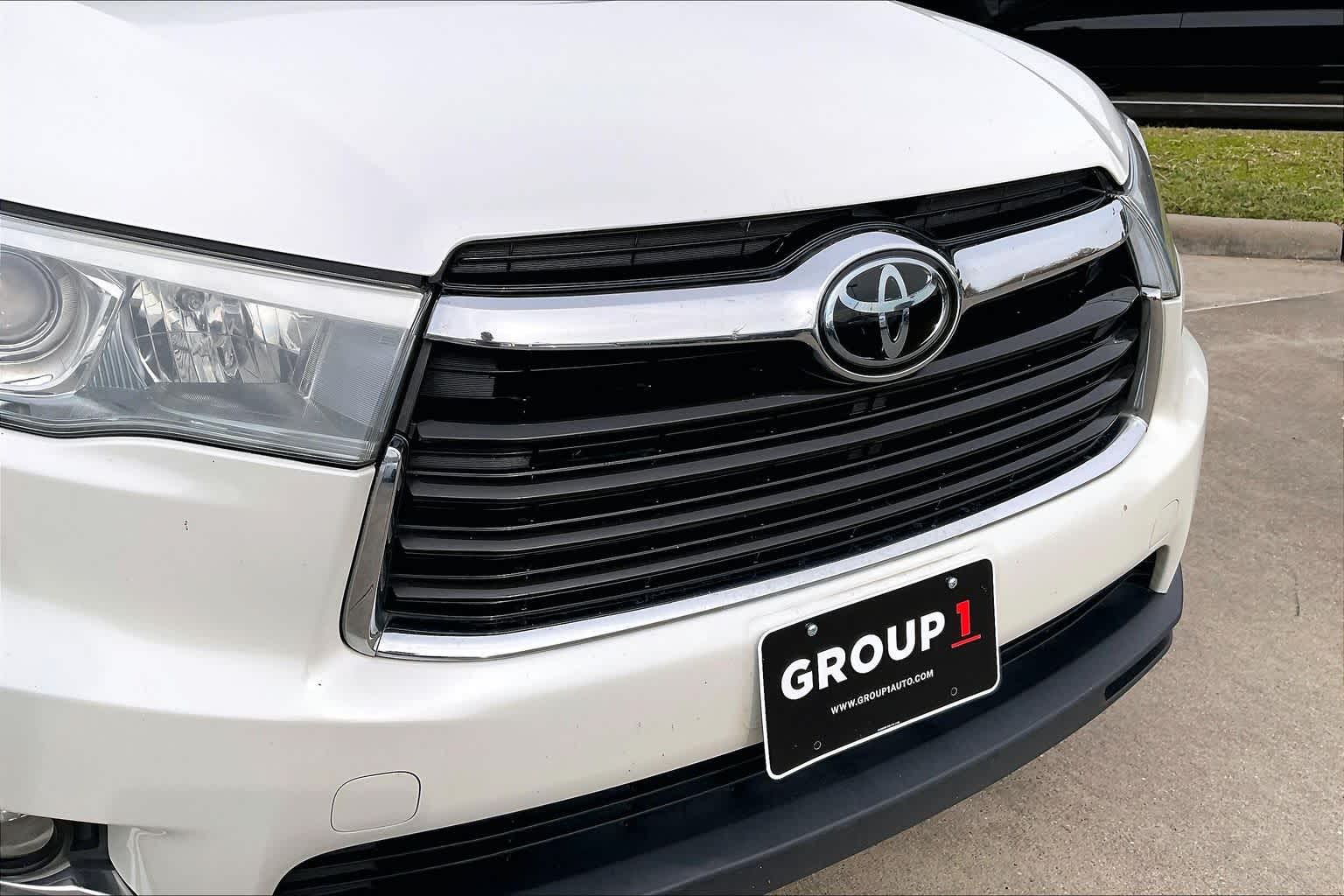 2016 Toyota Highlander Limited Blizzard Pearl at AutoNation USA Katy
