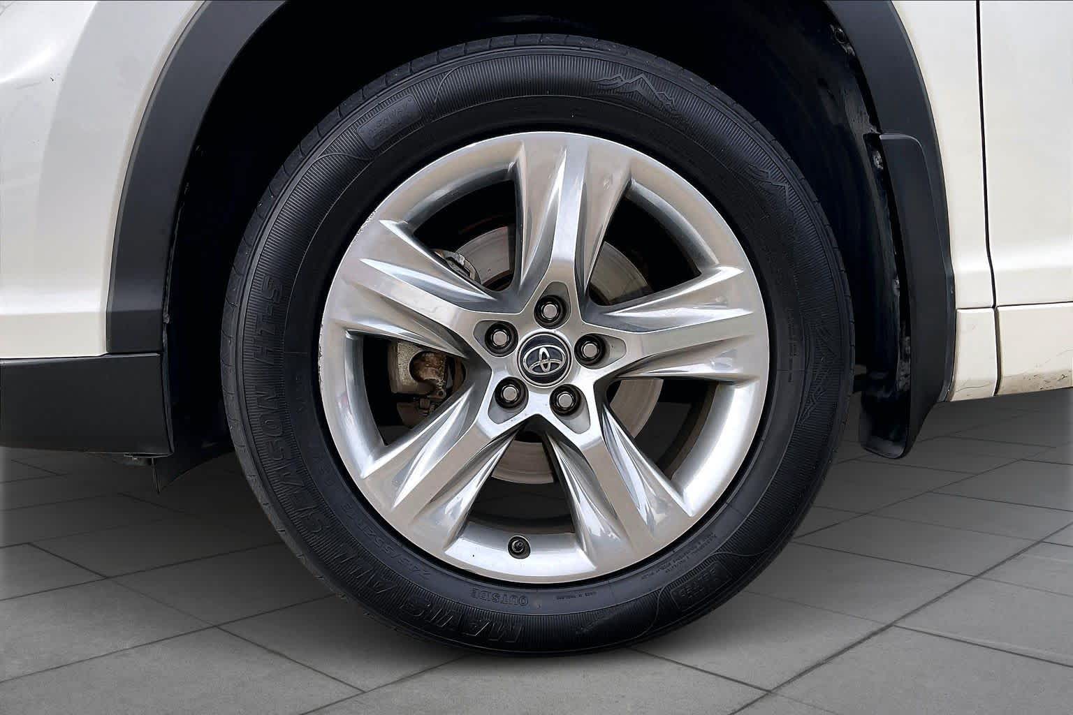 2016 Toyota Highlander Limited Blizzard Pearl at AutoNation USA Katy