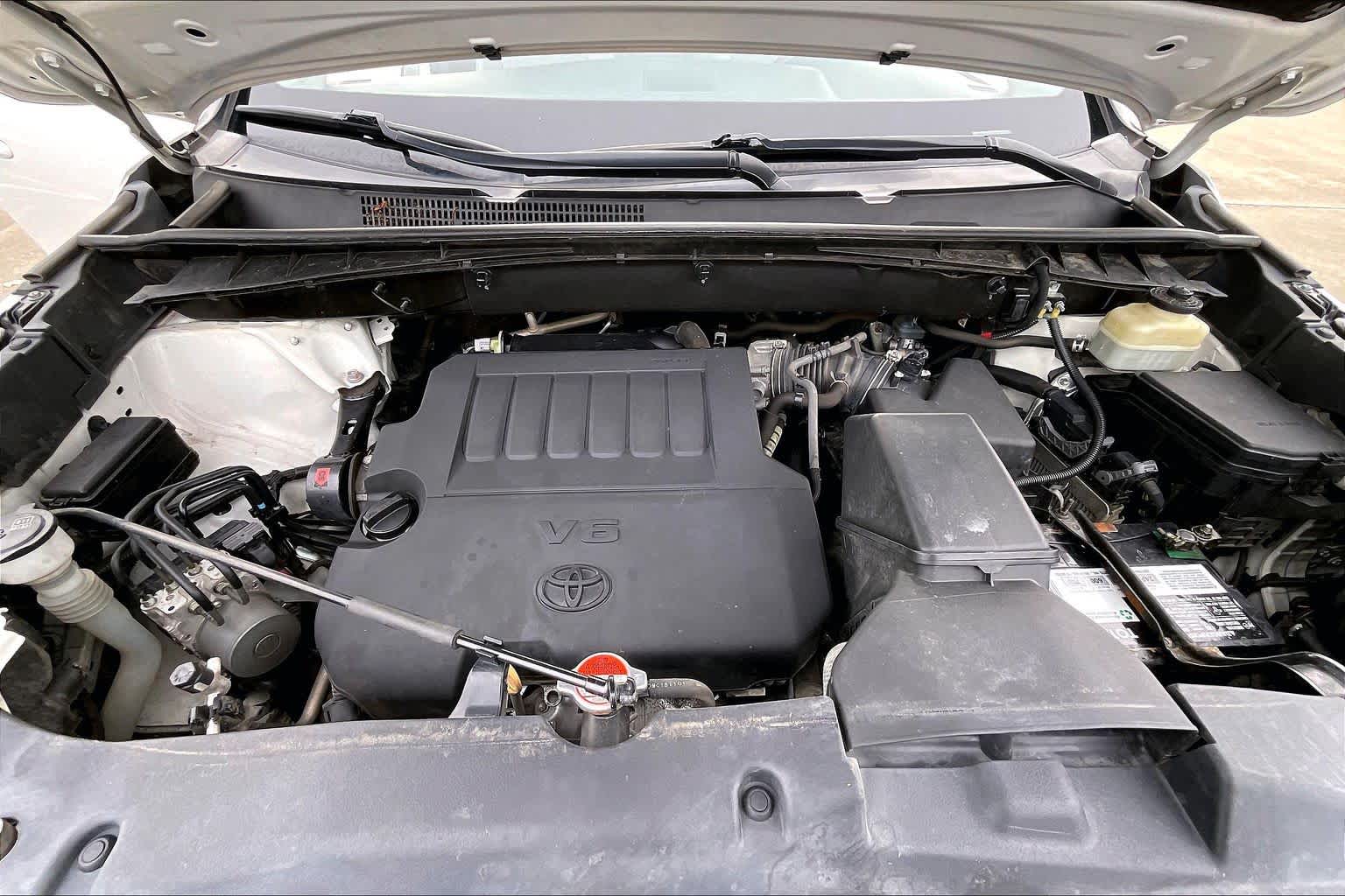 2016 Toyota Highlander Limited Blizzard Pearl at AutoNation USA Katy