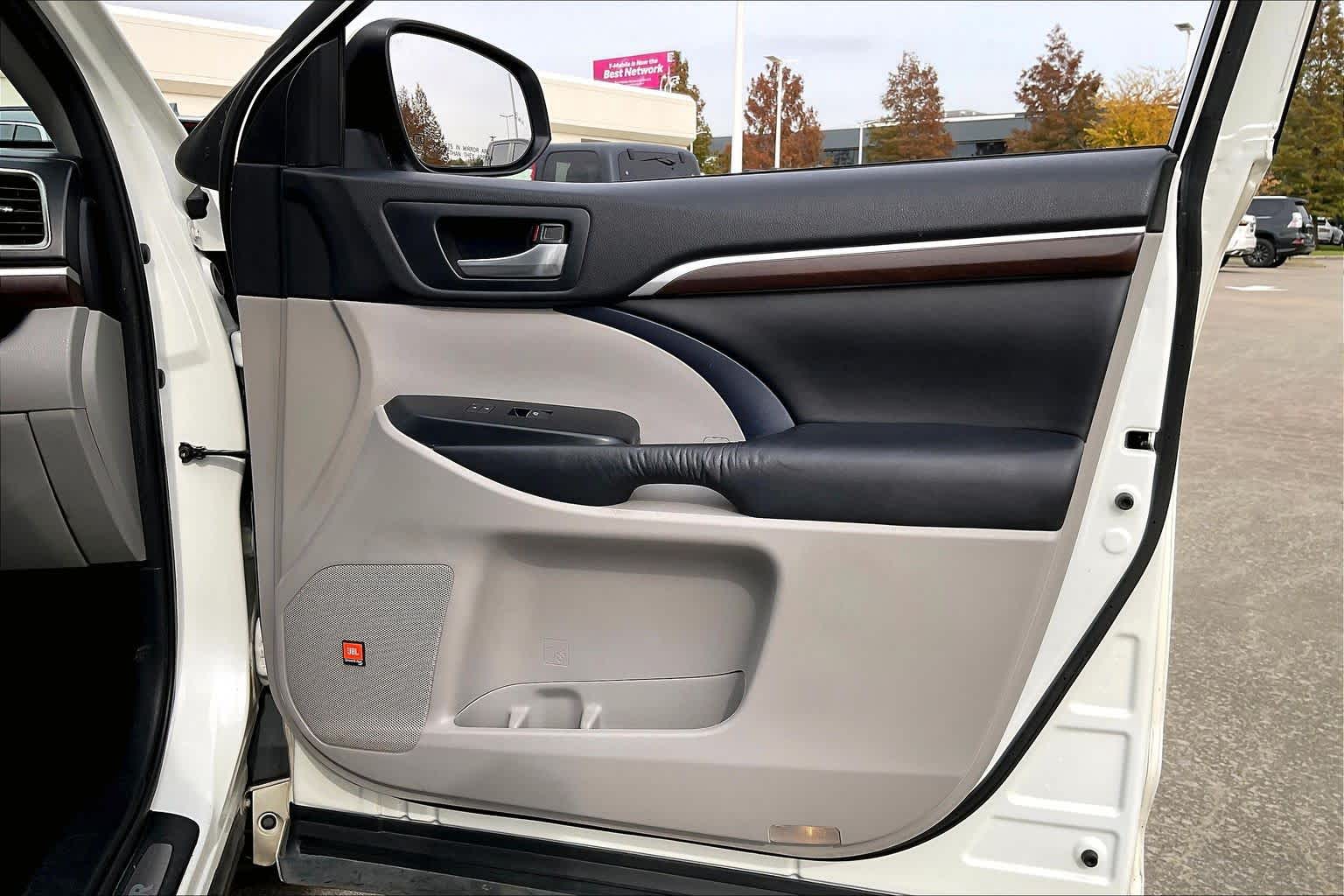 2016 Toyota Highlander Limited Blizzard Pearl at AutoNation USA Katy