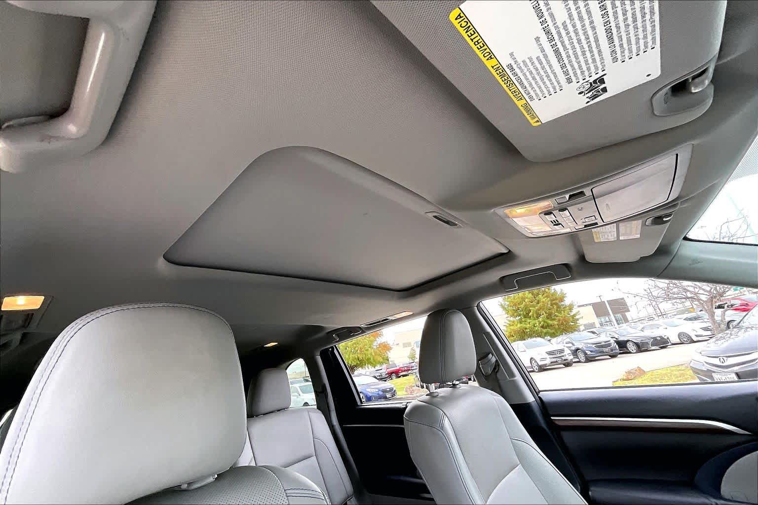 2016 Toyota Highlander Limited Blizzard Pearl at AutoNation USA Katy