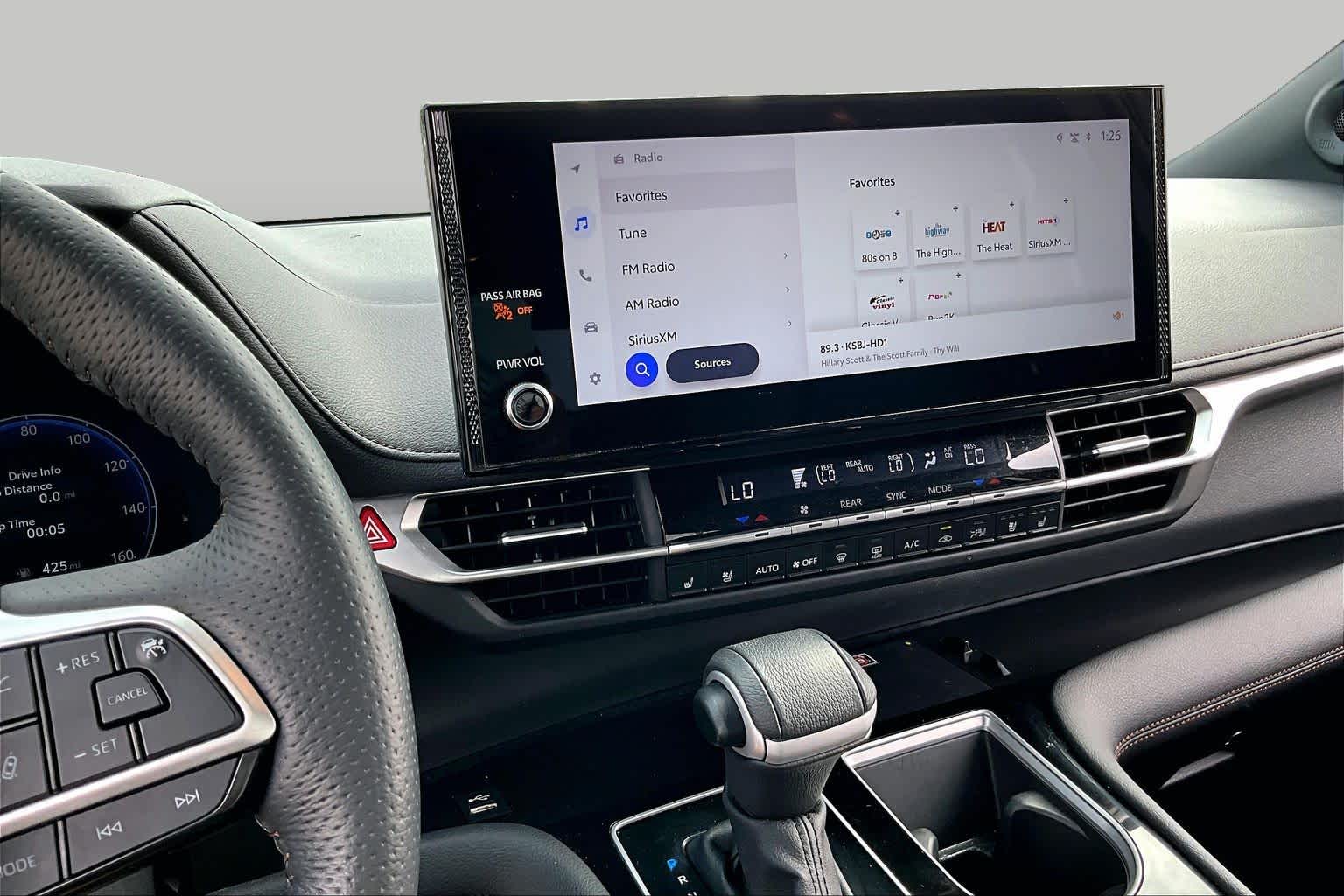 2025 Toyota Sienna photo 6 of 35