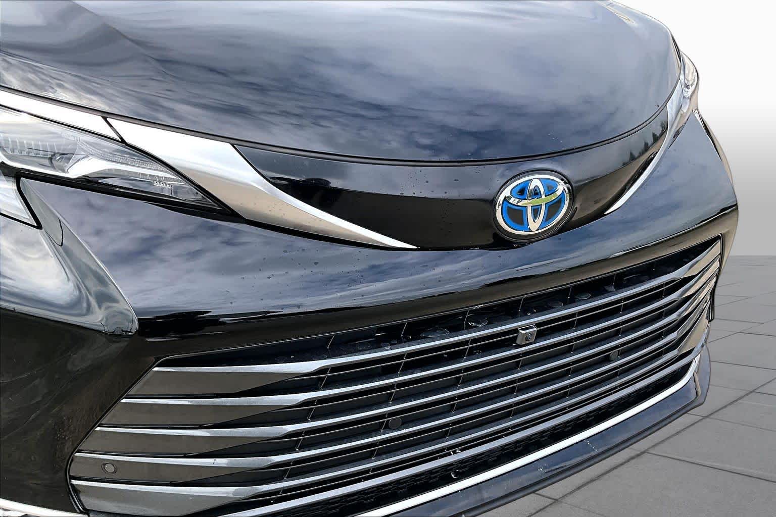 2025 Toyota Sienna photo 28 of 35