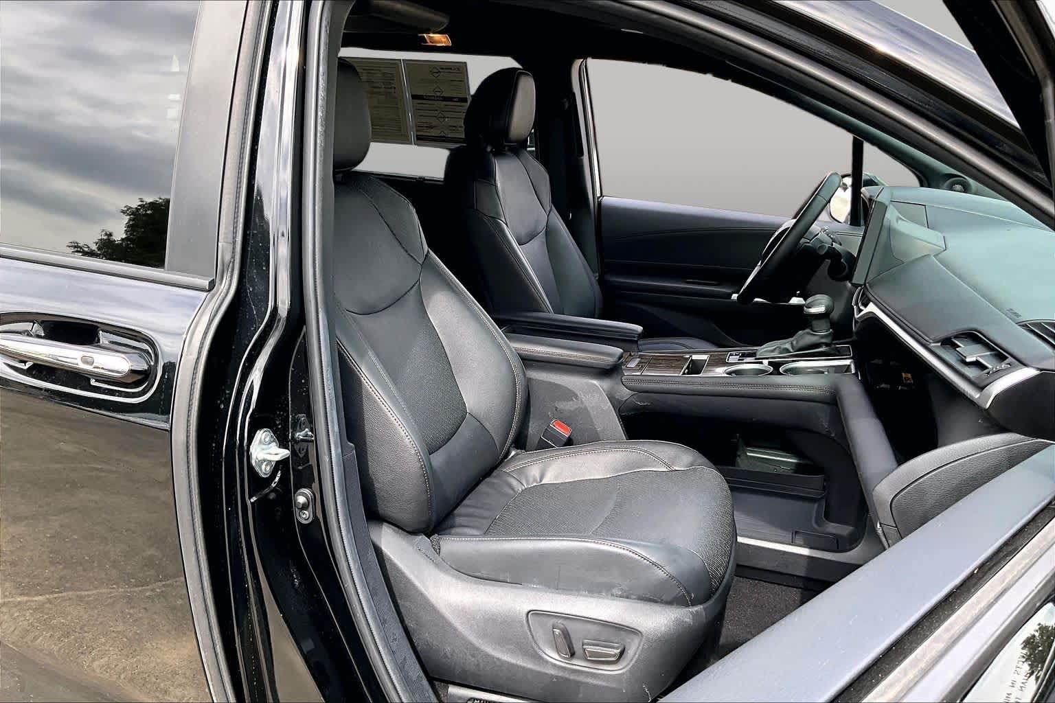 2025 Toyota Sienna photo 8 of 35