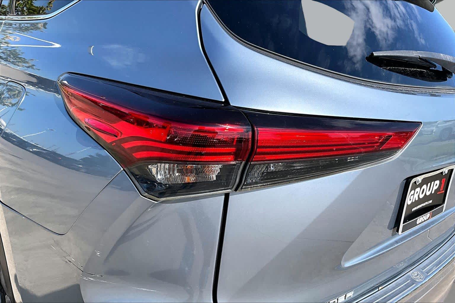 2021 Toyota Highlander photo 27 of 35