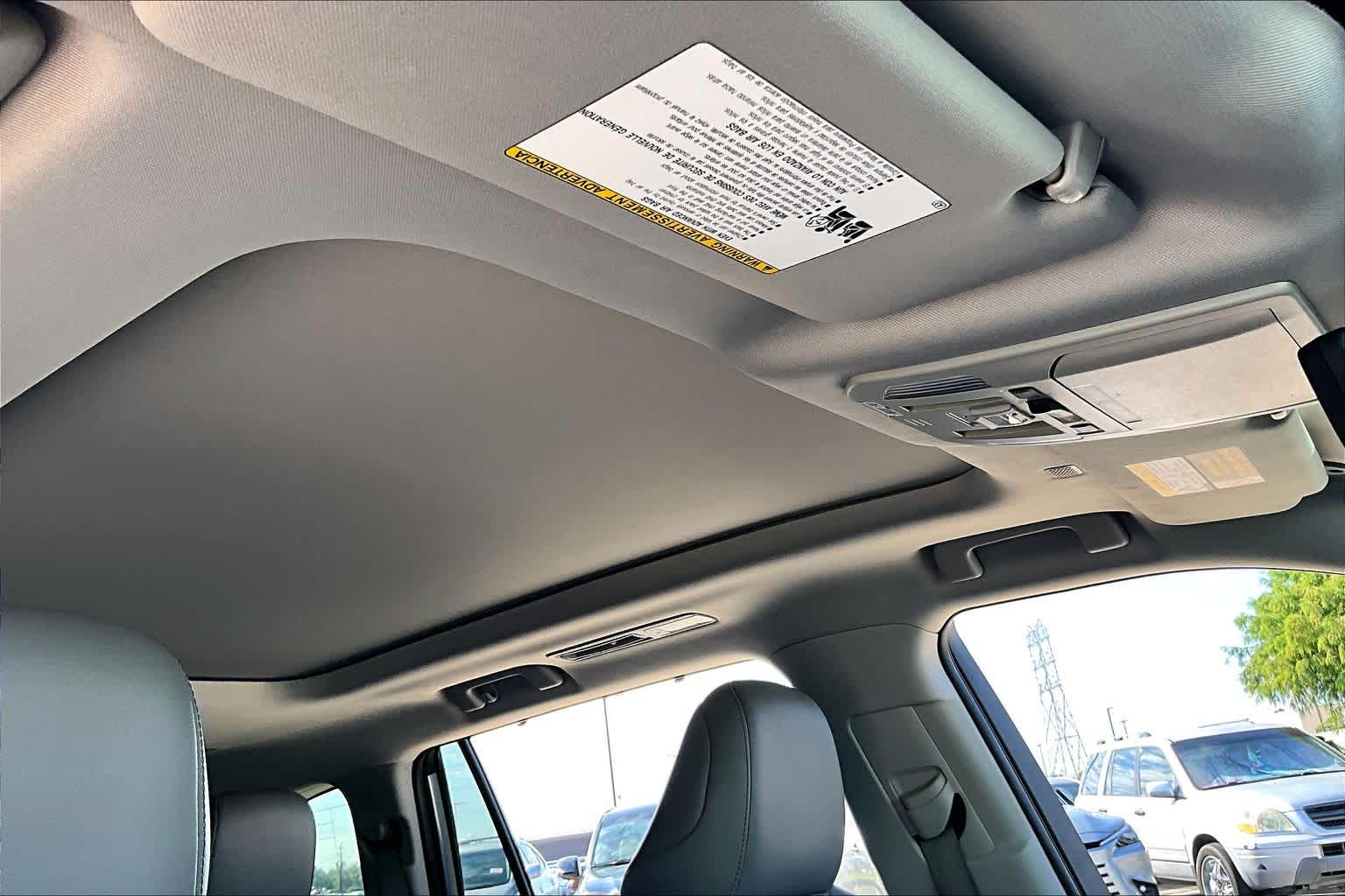 2021 Toyota Highlander photo 13 of 35