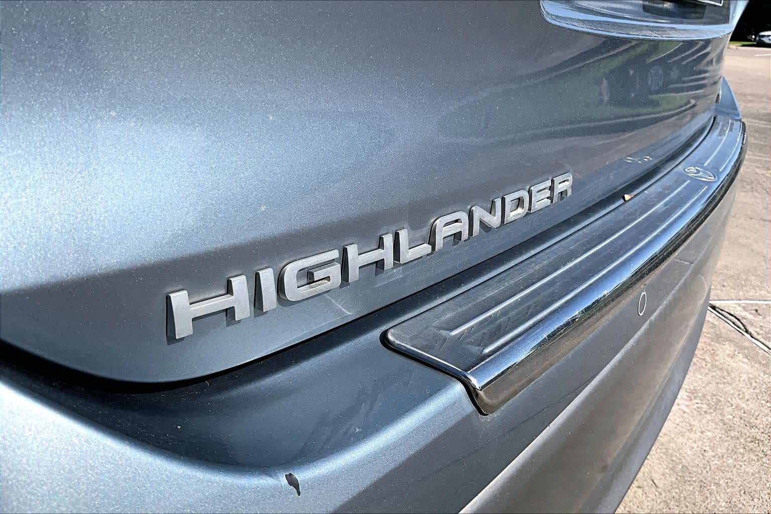 2021 Toyota Highlander photo 29 of 35