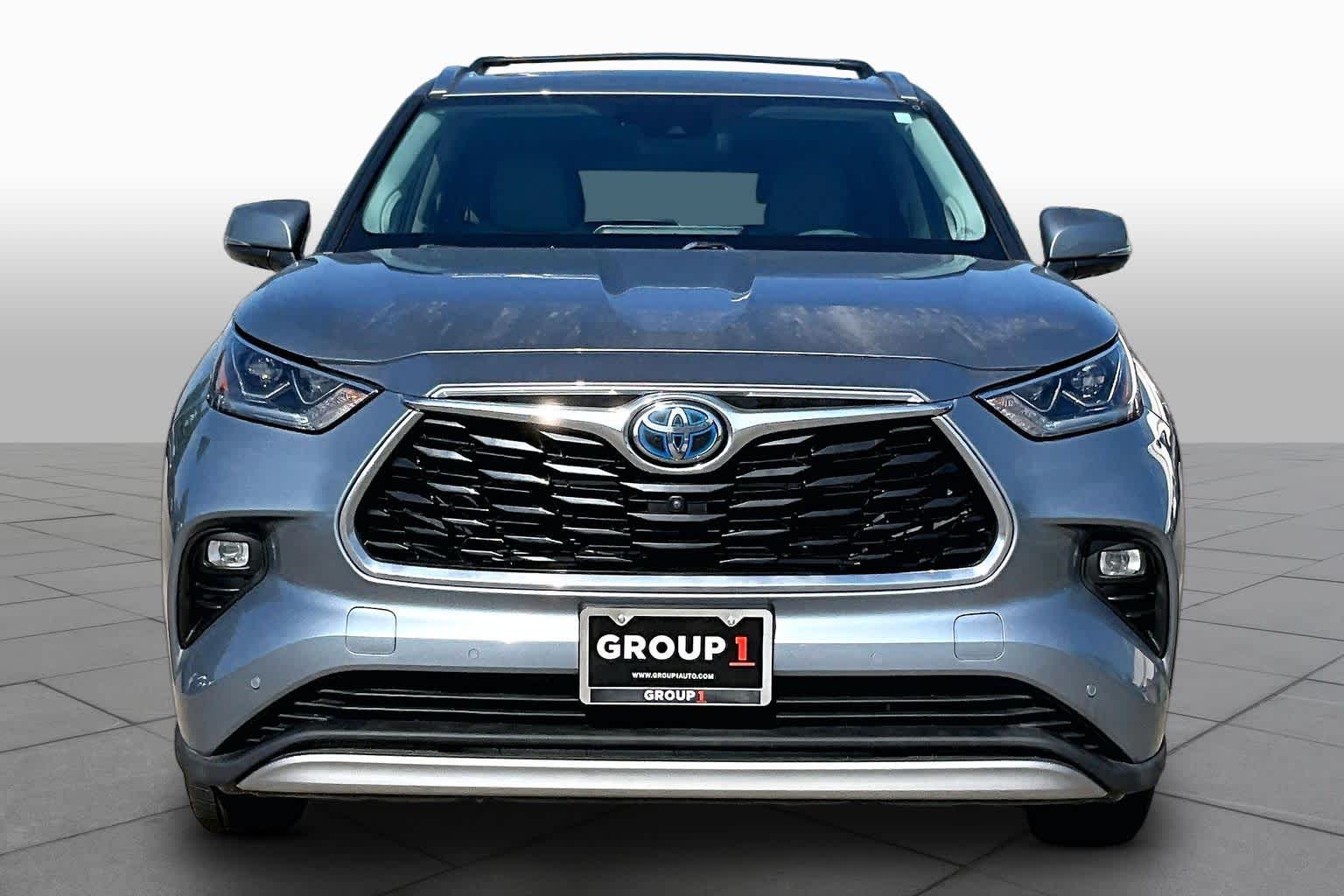 2021 Toyota Highlander photo 4 of 35