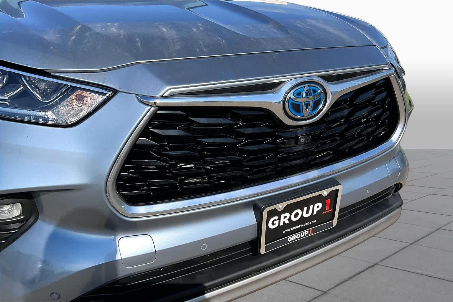 2021 Toyota Highlander photo 28 of 35