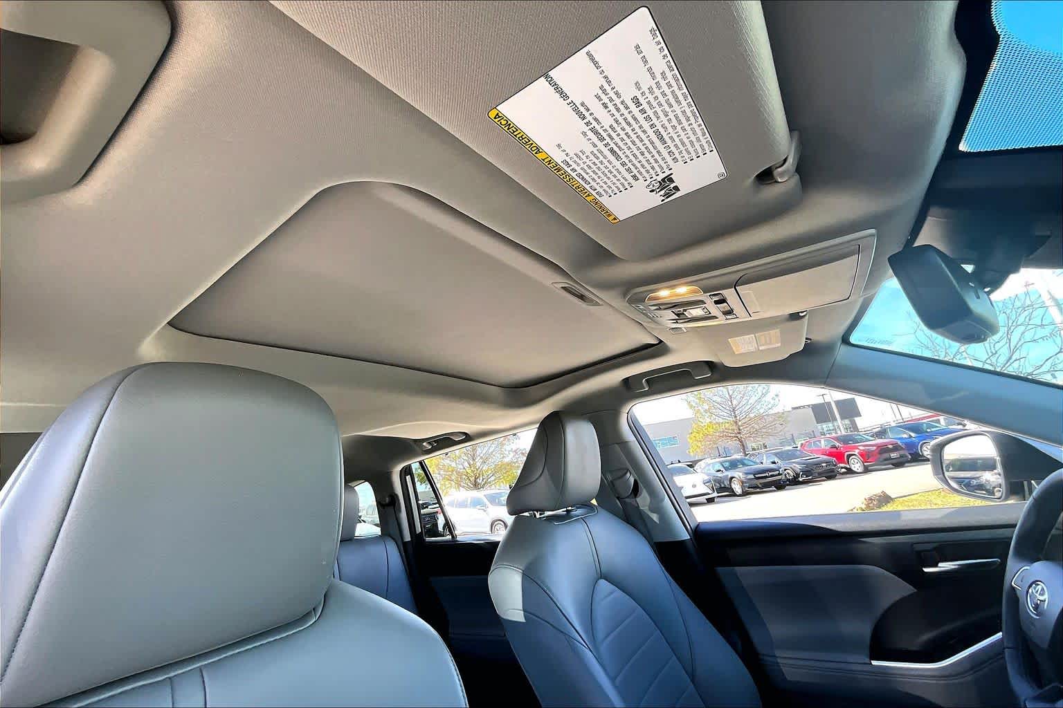 2022 Toyota Highlander Hybrid XLE Celestial Silver Metallic at AutoNation USA Katy