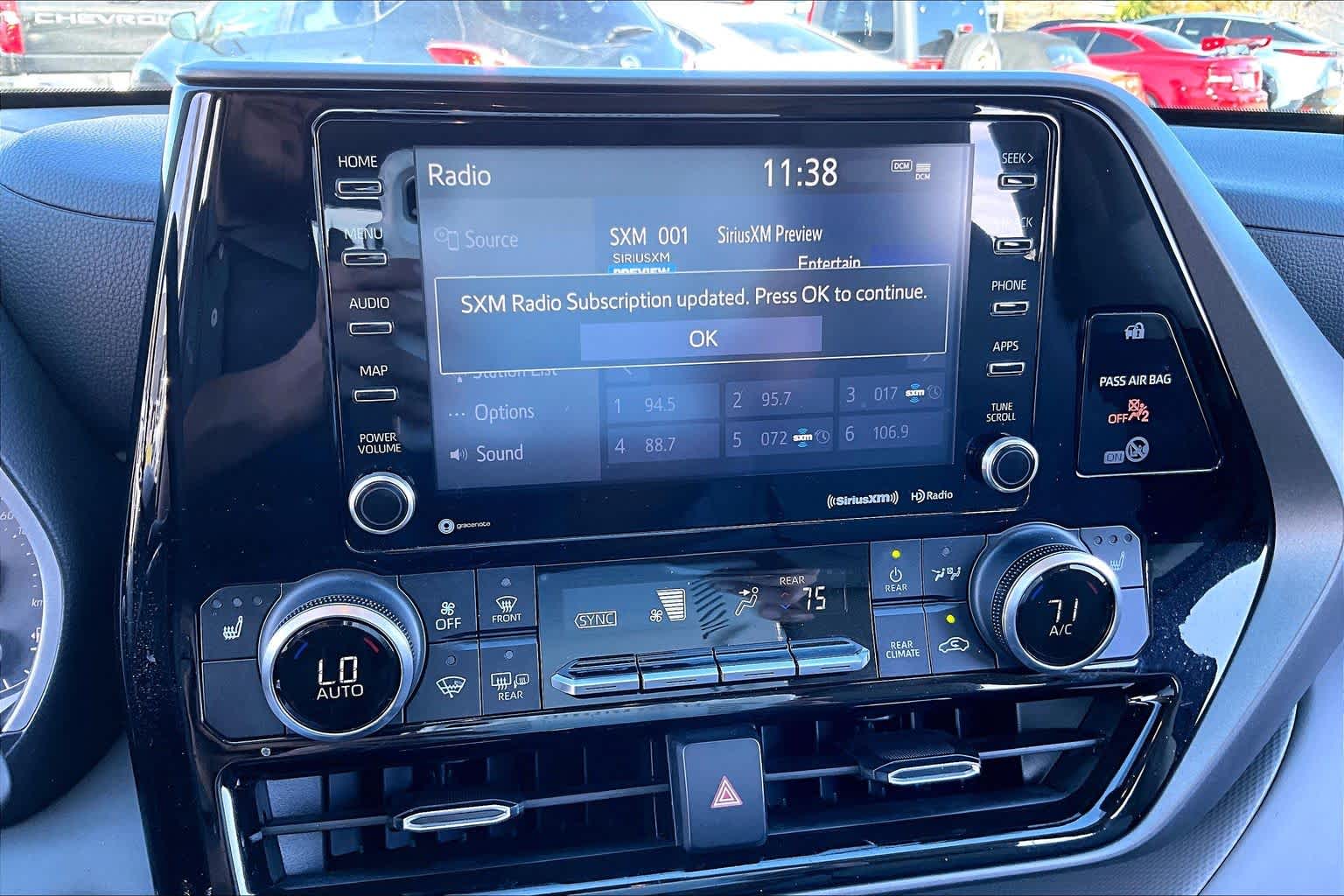 2022 Toyota Highlander Hybrid XLE Celestial Silver Metallic at AutoNation USA Katy