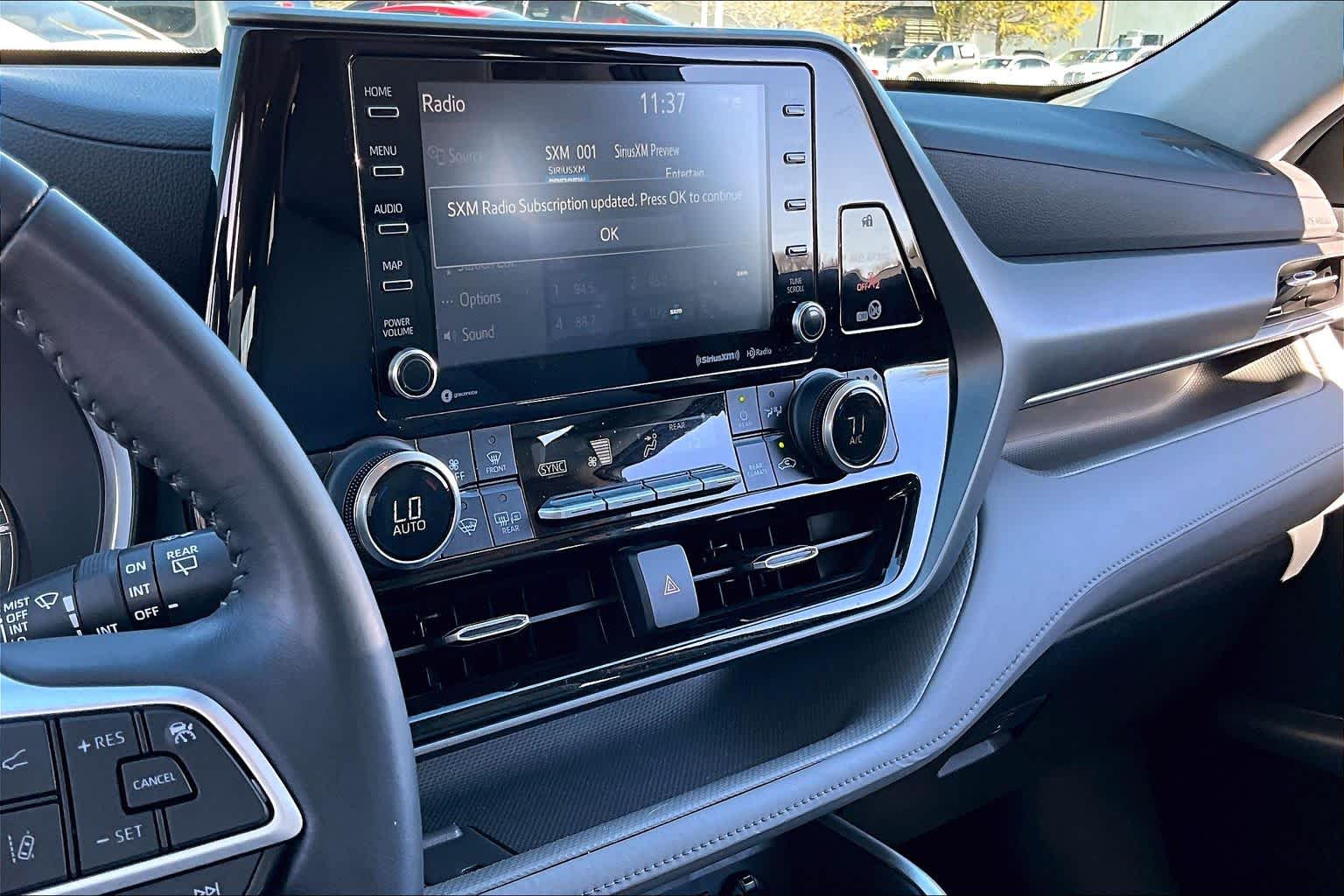 2022 Toyota Highlander Hybrid XLE Celestial Silver Metallic at AutoNation USA Katy