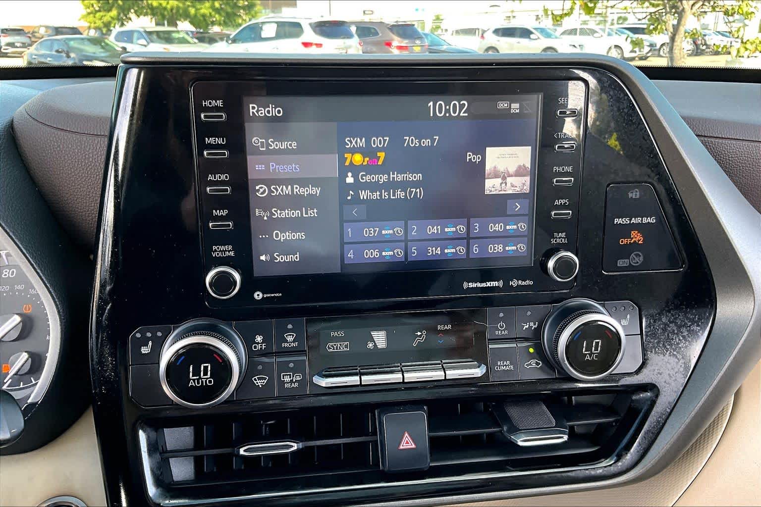 2021 Toyota Highlander XLE Blueprint at Group 1 Toyota Southwest