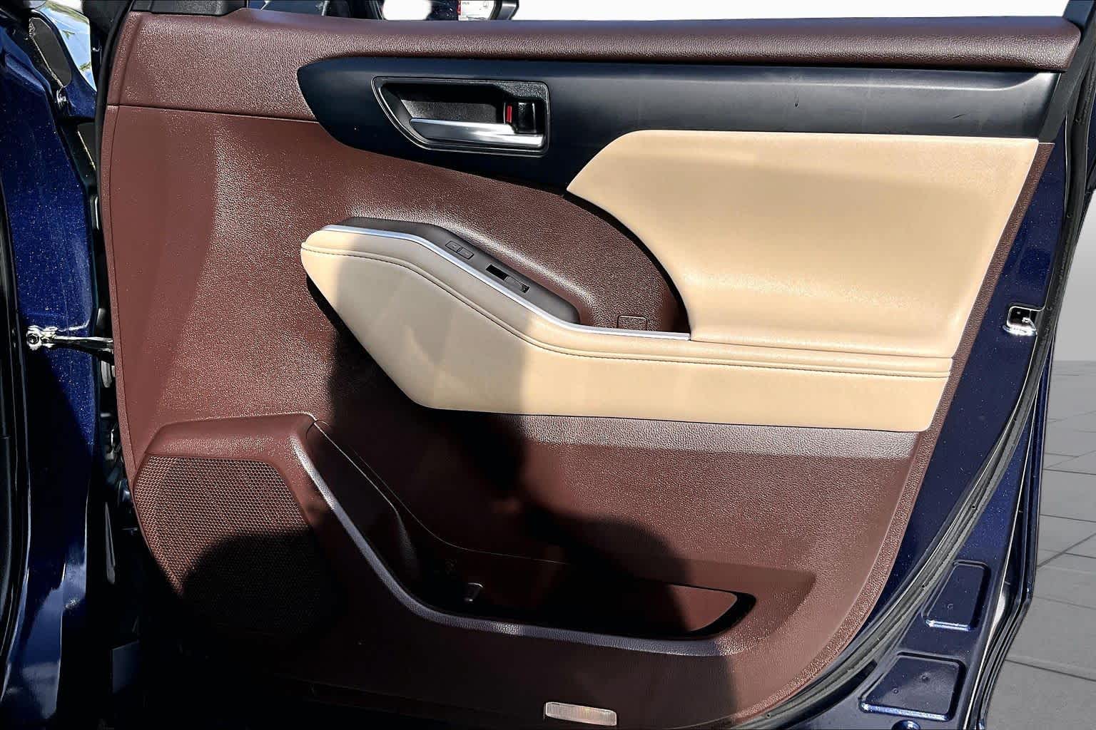 2021 Toyota Highlander XLE Blueprint at Group 1 Toyota Southwest