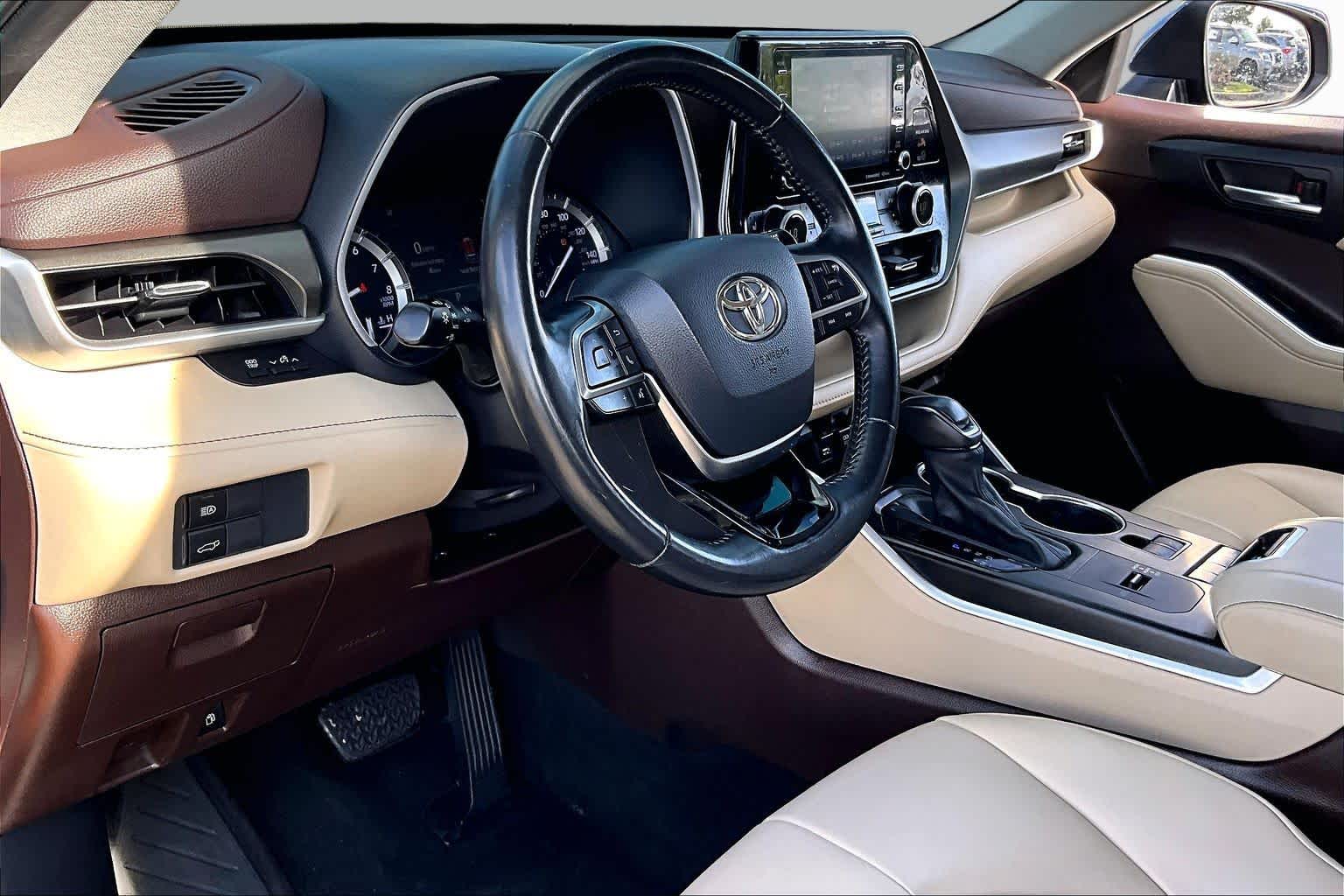2021 Toyota Highlander XLE Blueprint at Group 1 Toyota Southwest