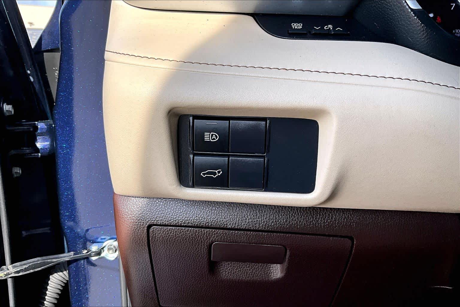 2021 Toyota Highlander XLE Blueprint at Group 1 Toyota Southwest