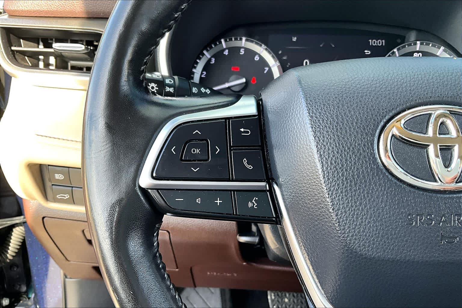 2021 Toyota Highlander XLE Blueprint at Group 1 Toyota Southwest