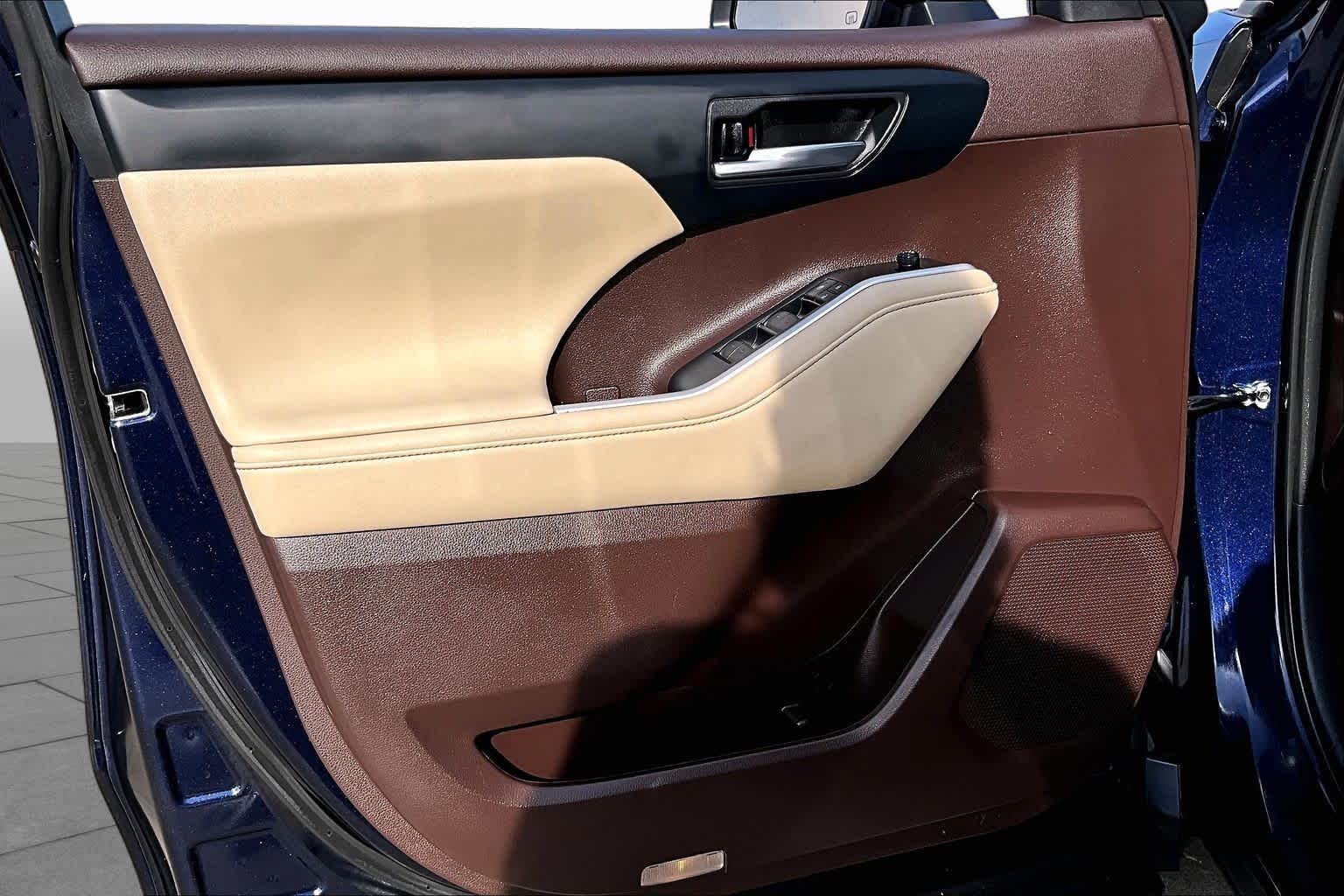 2021 Toyota Highlander XLE Blueprint at Group 1 Toyota Southwest