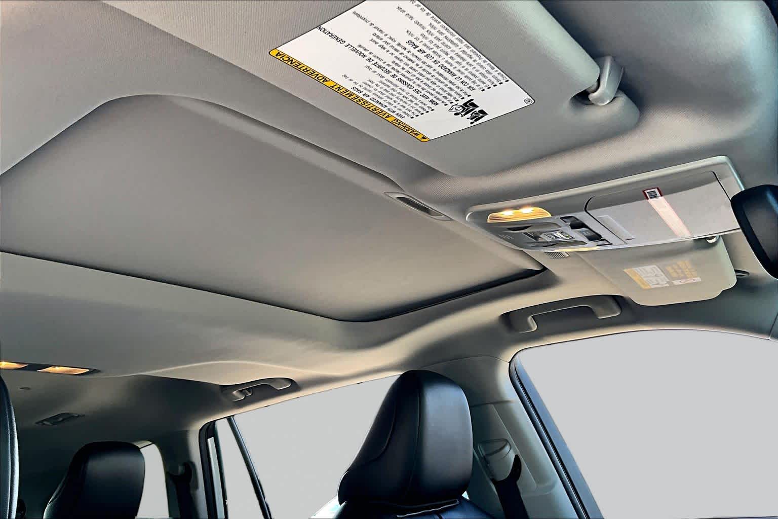 2022 Toyota Highlander XLE Wind Chill Pearl at Beck & Masten Kia