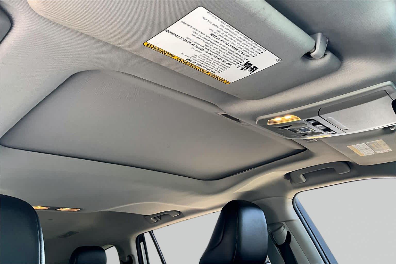 2022 Toyota Highlander XLE Wind Chill Pearl at AutoNation USA Katy