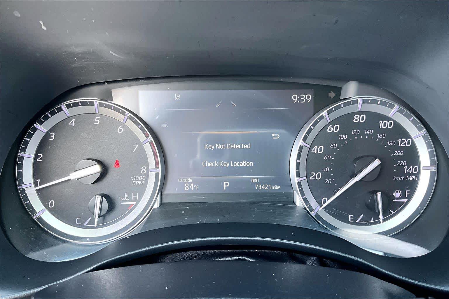 2022 Toyota Highlander XLE Wind Chill Pearl at AutoNation USA Katy