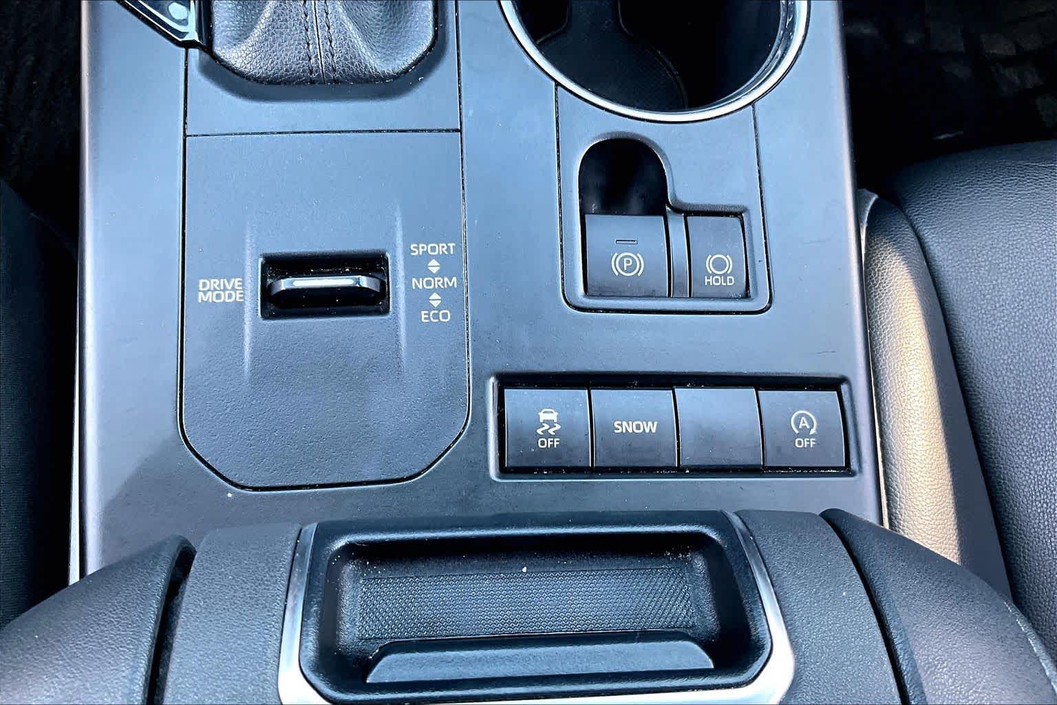 2022 Toyota Highlander XLE Wind Chill Pearl at AutoNation USA Katy