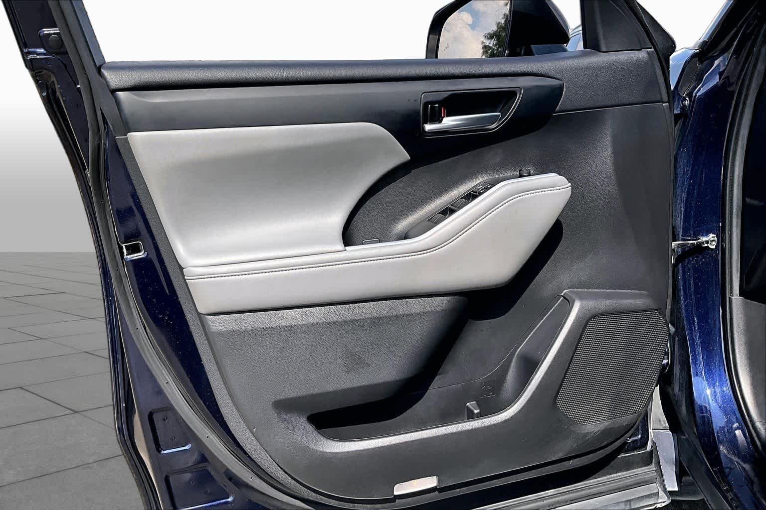 2021 Toyota Highlander XLE Blueprint at Mac Haik Chevrolet