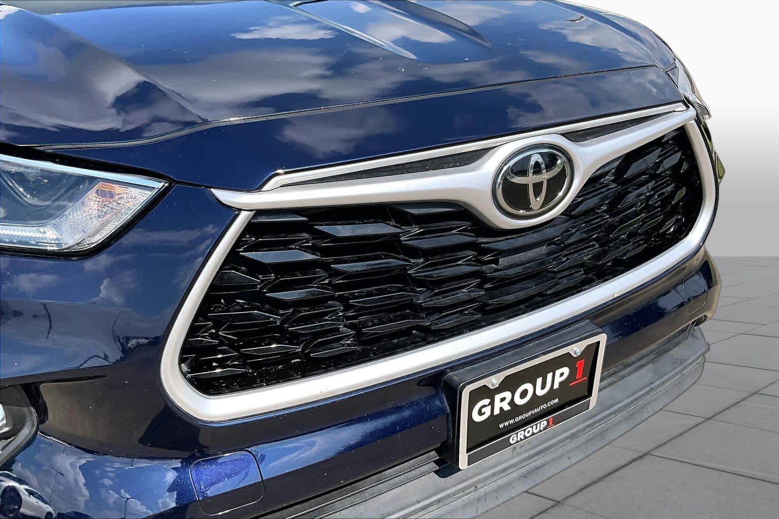 2021 Toyota Highlander XLE Blueprint at Mac Haik Chevrolet
