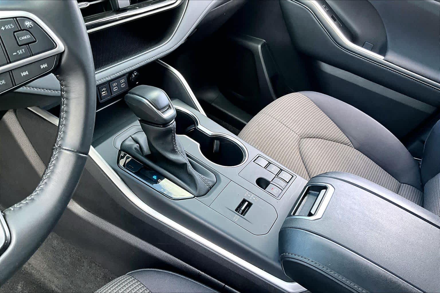 2025 Toyota Highlander XLE Celestial Silver Metallic at Team Toyota