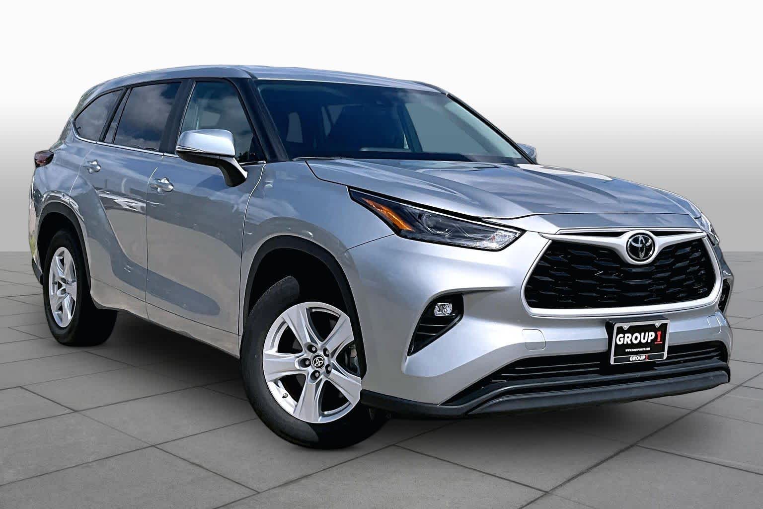 2025 Toyota Highlander XLE Celestial Silver Metallic at Team Toyota
