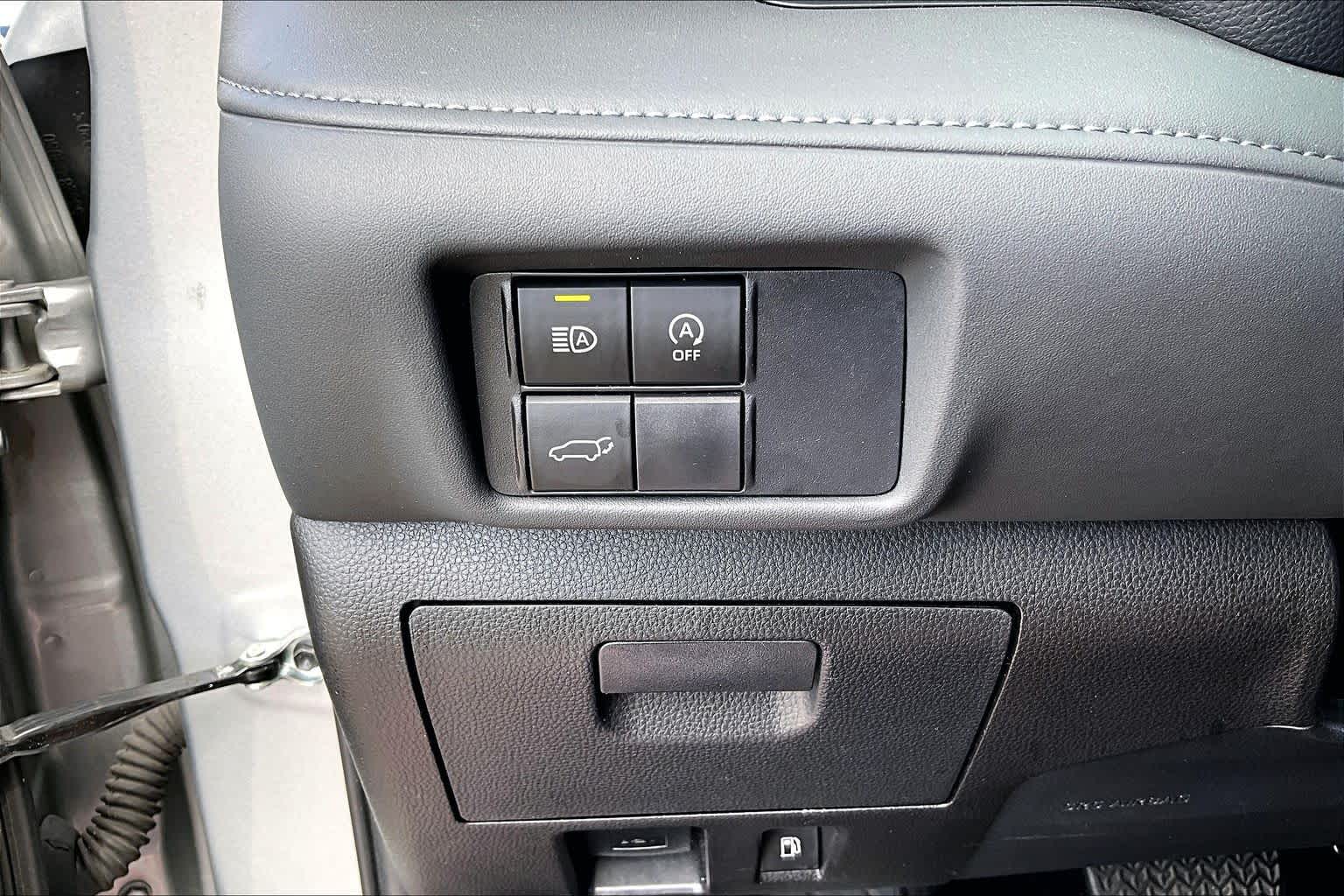 2025 Toyota Highlander XLE Celestial Silver Metallic at Team Toyota