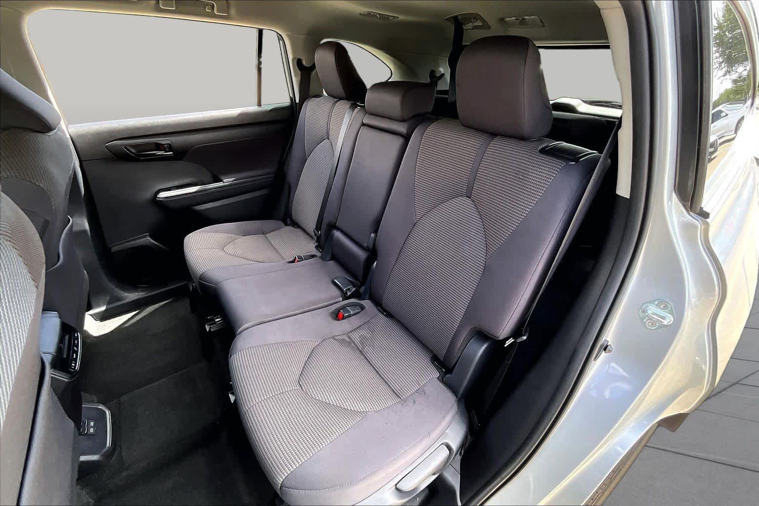 2025 Toyota Highlander XLE Celestial Silver Metallic at Team Toyota