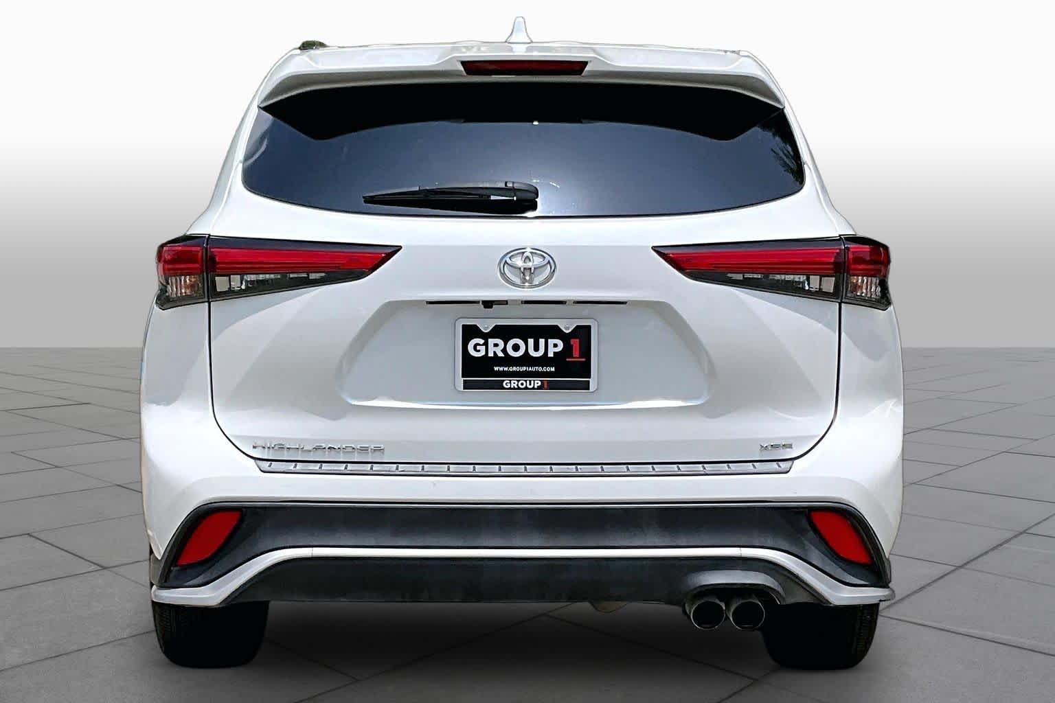 2023 Toyota Highlander XLE Wind Chill Pearl at Group 1 Toyota Southwest
