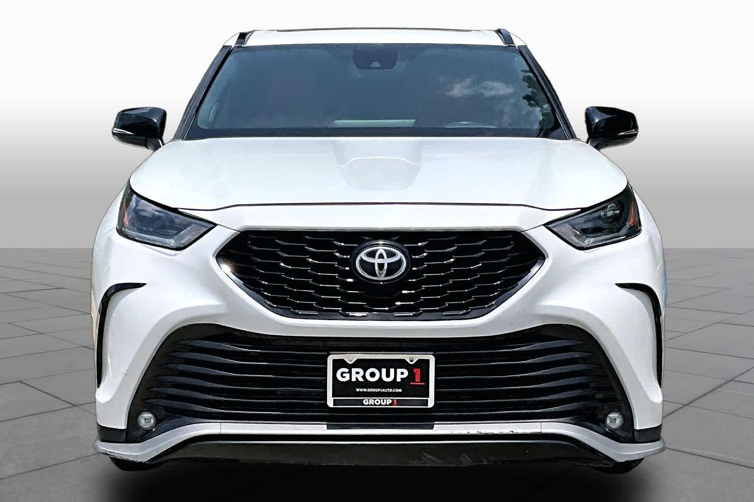 2023 Toyota Highlander XLE Wind Chill Pearl at Group 1 Toyota Southwest