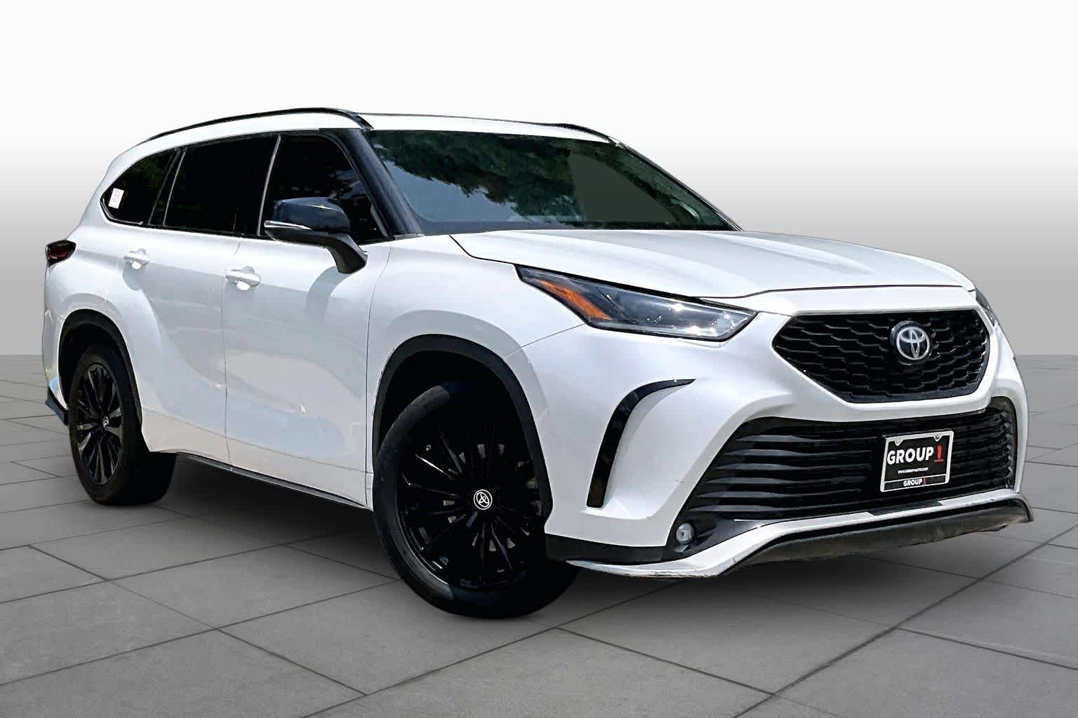 2023 Toyota Highlander XLE Wind Chill Pearl at Group 1 Toyota Southwest