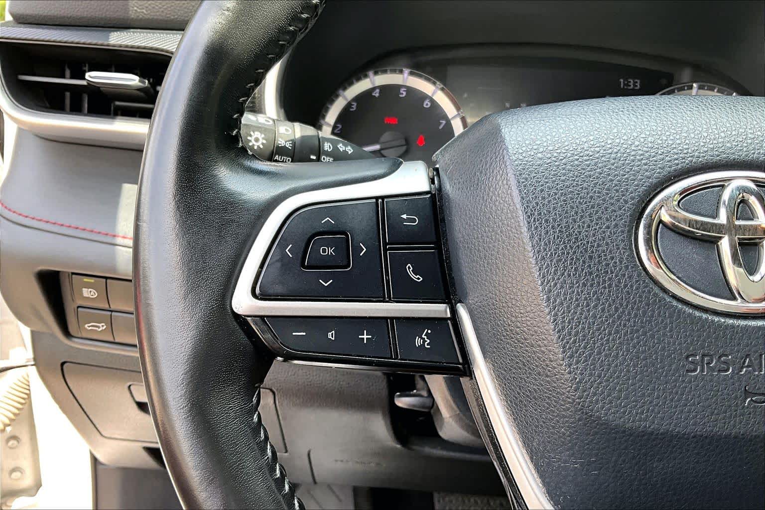 2023 Toyota Highlander XLE Wind Chill Pearl at Group 1 Toyota Southwest