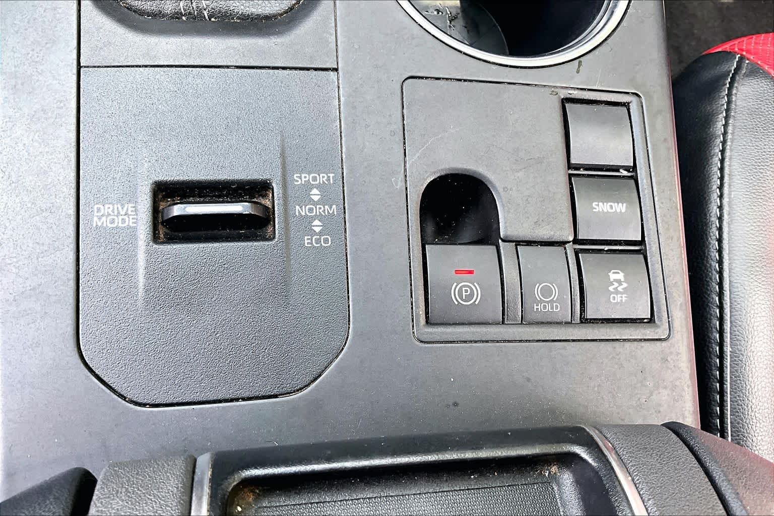 2023 Toyota Highlander XLE Wind Chill Pearl at Group 1 Toyota Southwest
