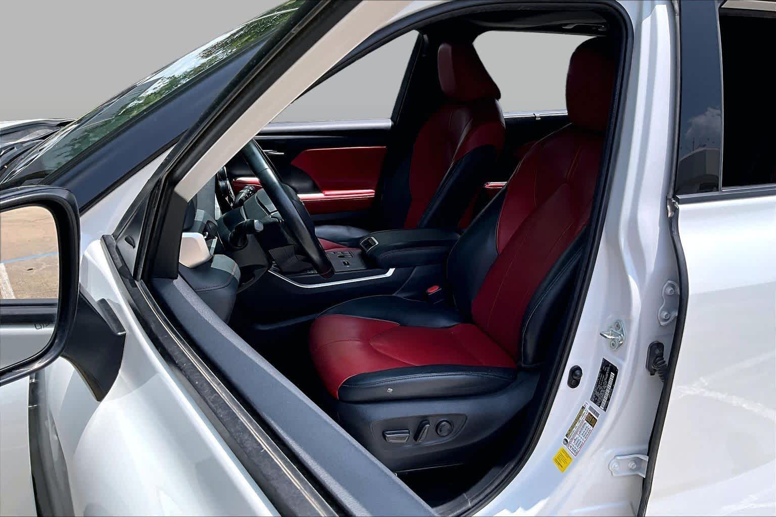 2023 Toyota Highlander XLE Wind Chill Pearl at Group 1 Toyota Southwest