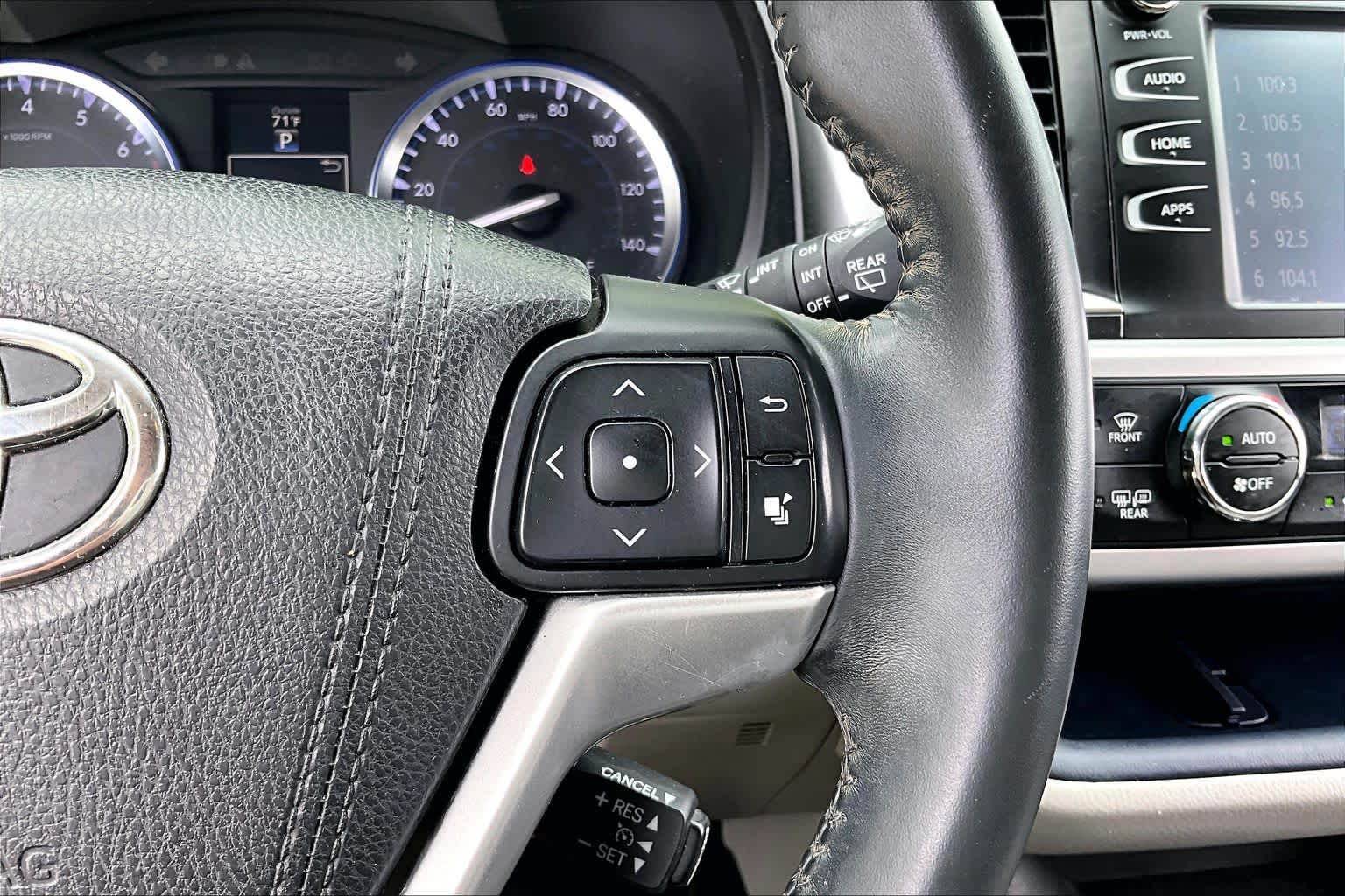 2016 Toyota Highlander XLE Silver Sky Metallic at AutoNation USA Katy