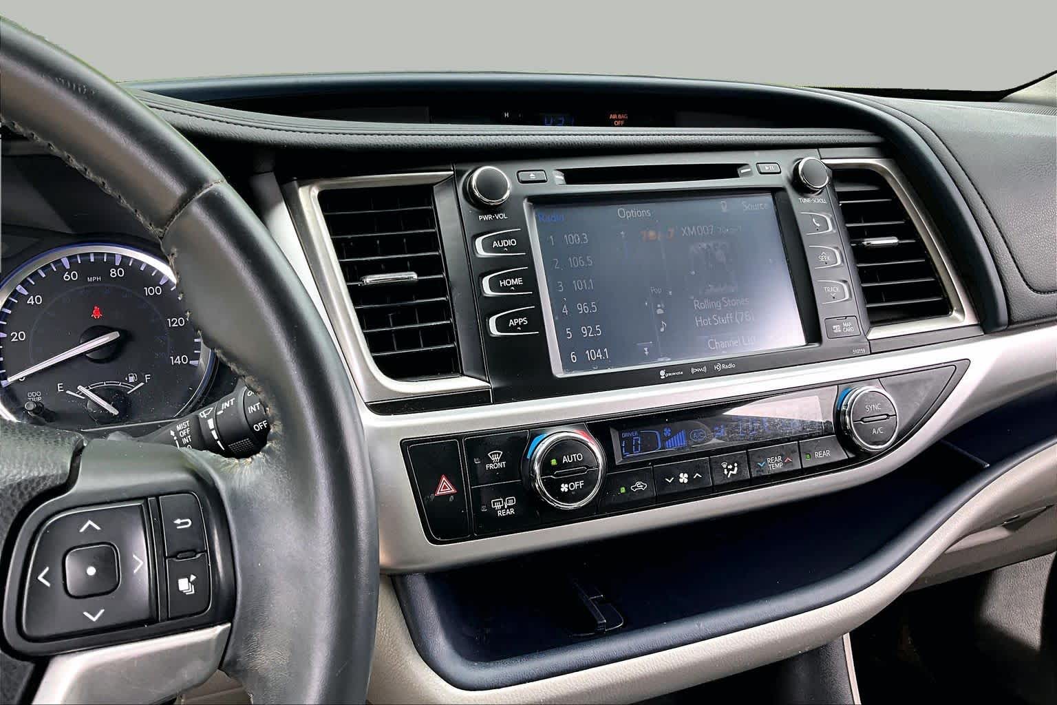 2016 Toyota Highlander XLE Silver Sky Metallic at AutoNation USA Katy